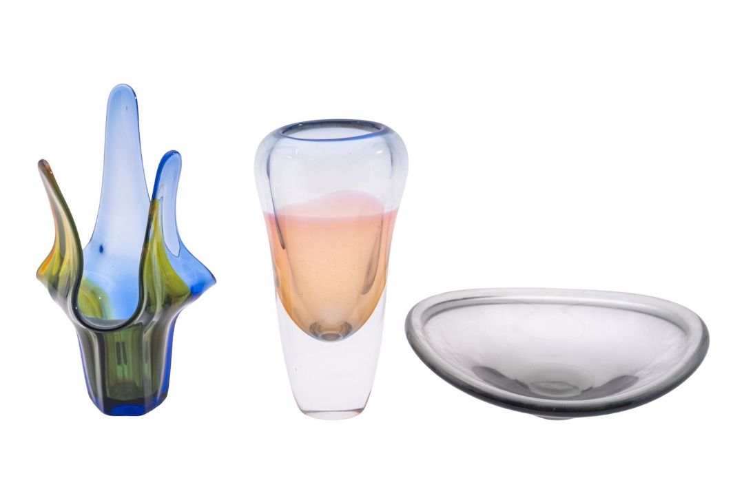 Five pieces of art glass comprising a Holgaard shallow bowl a pair of cobalt blue vases attributed - Image 1 of 2