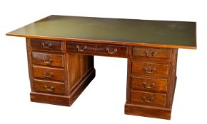 A Victorian twin pedestal desk, 19th Cen