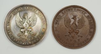 Frankfurt: Silberne Kriegsdenkmünze, 1813 / 1814, Abschlag - dazu Abschlag in Bronze.