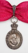 Hannover: Silberne Medaille auf den 81. Geburtstag der Königin Marie von Hannover 1898.