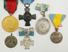 Bayern: Lot von 6 Auszeichnungen und Regimentsmedaillen.
