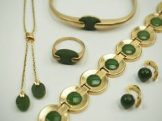 GOLD Jade Schmuck Ensemble.