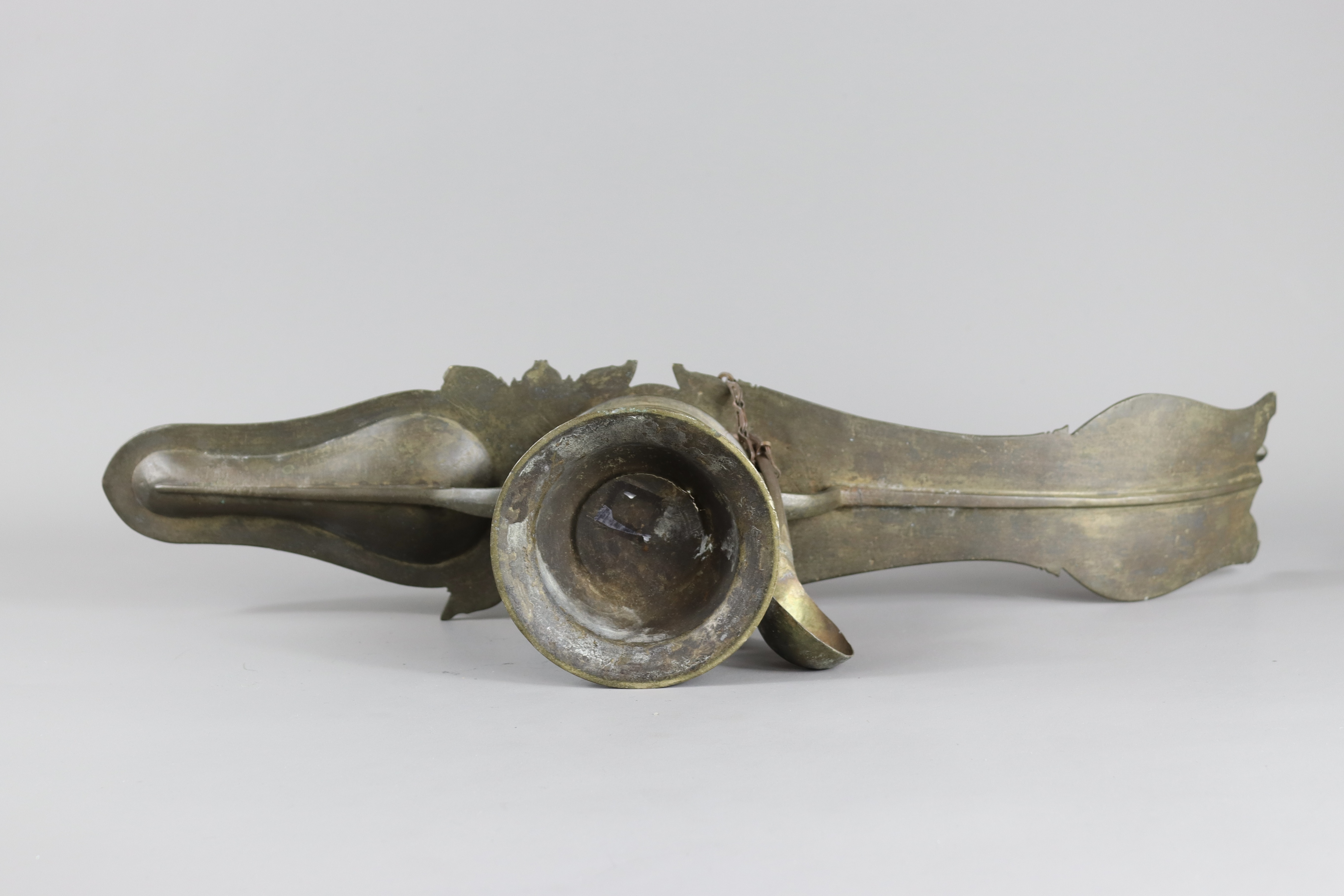 An Indian Bronze Oil Lamp, 18/19th century - Image 8 of 8