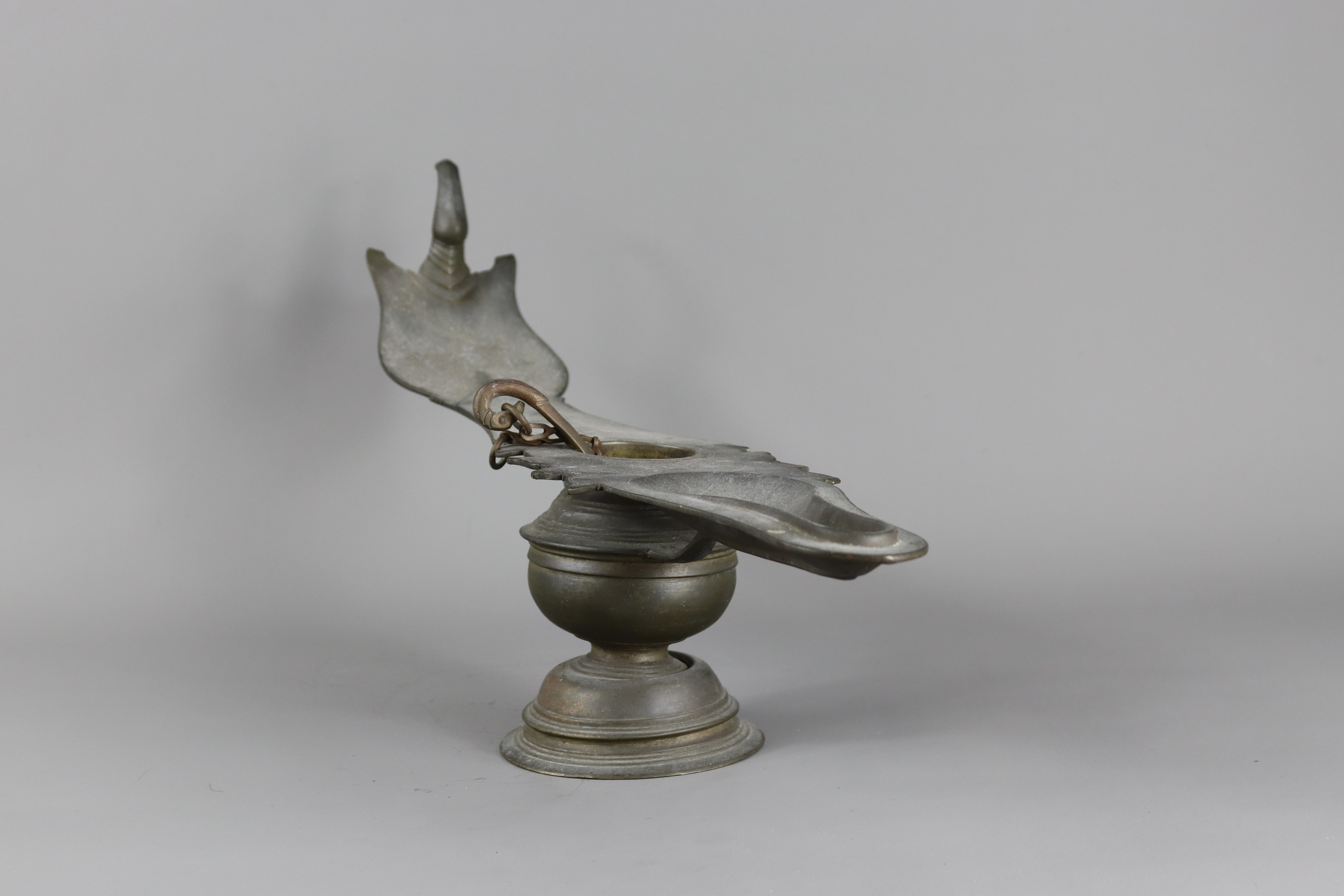 An Indian Bronze Oil Lamp, 18/19th century - Image 4 of 8