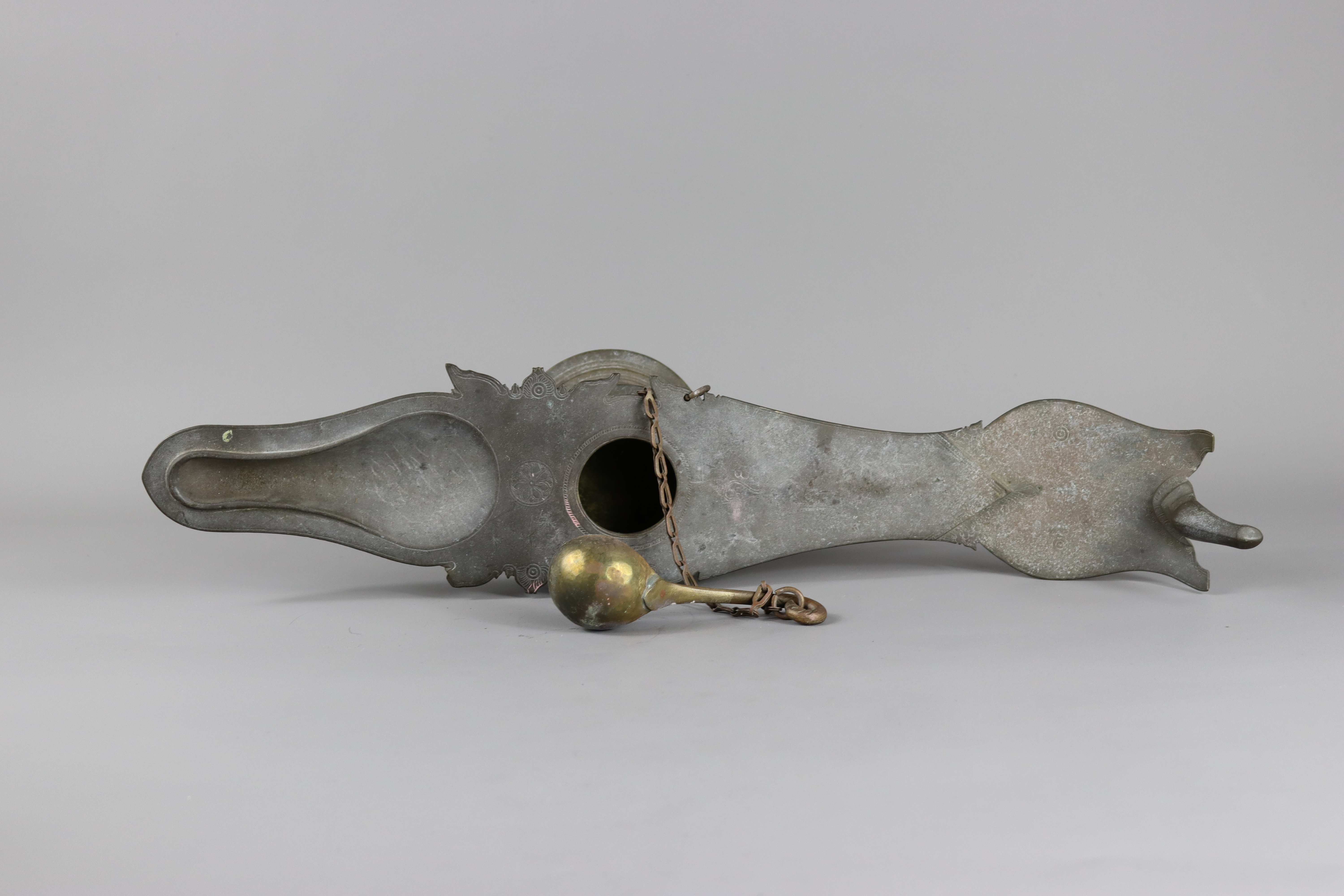 An Indian Bronze Oil Lamp, 18/19th century - Image 6 of 8