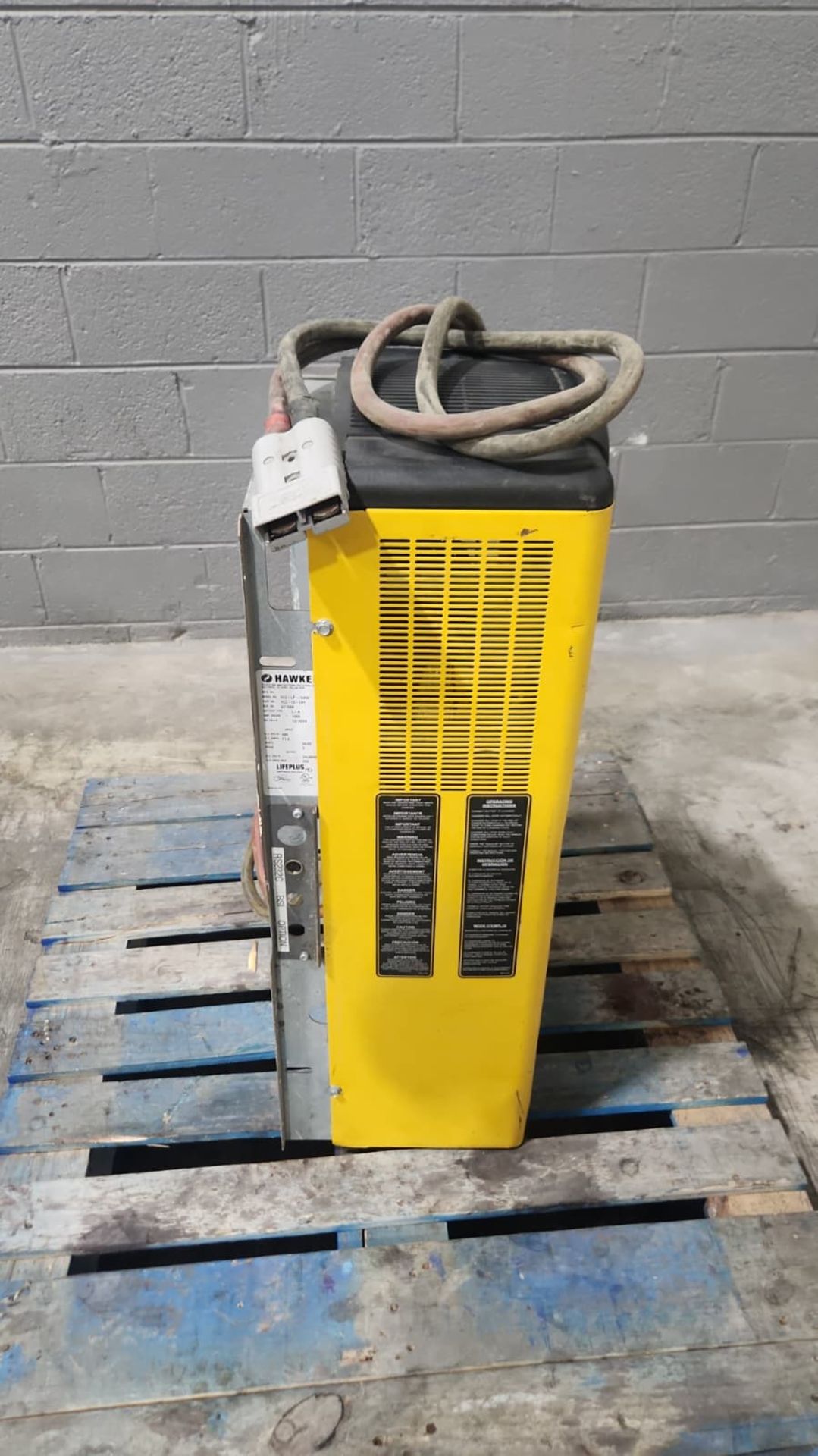 HAWKER Lifeplus TC3 Multi 24/36/48 Volt Electric Forklift Battery Charger. - Image 4 of 5