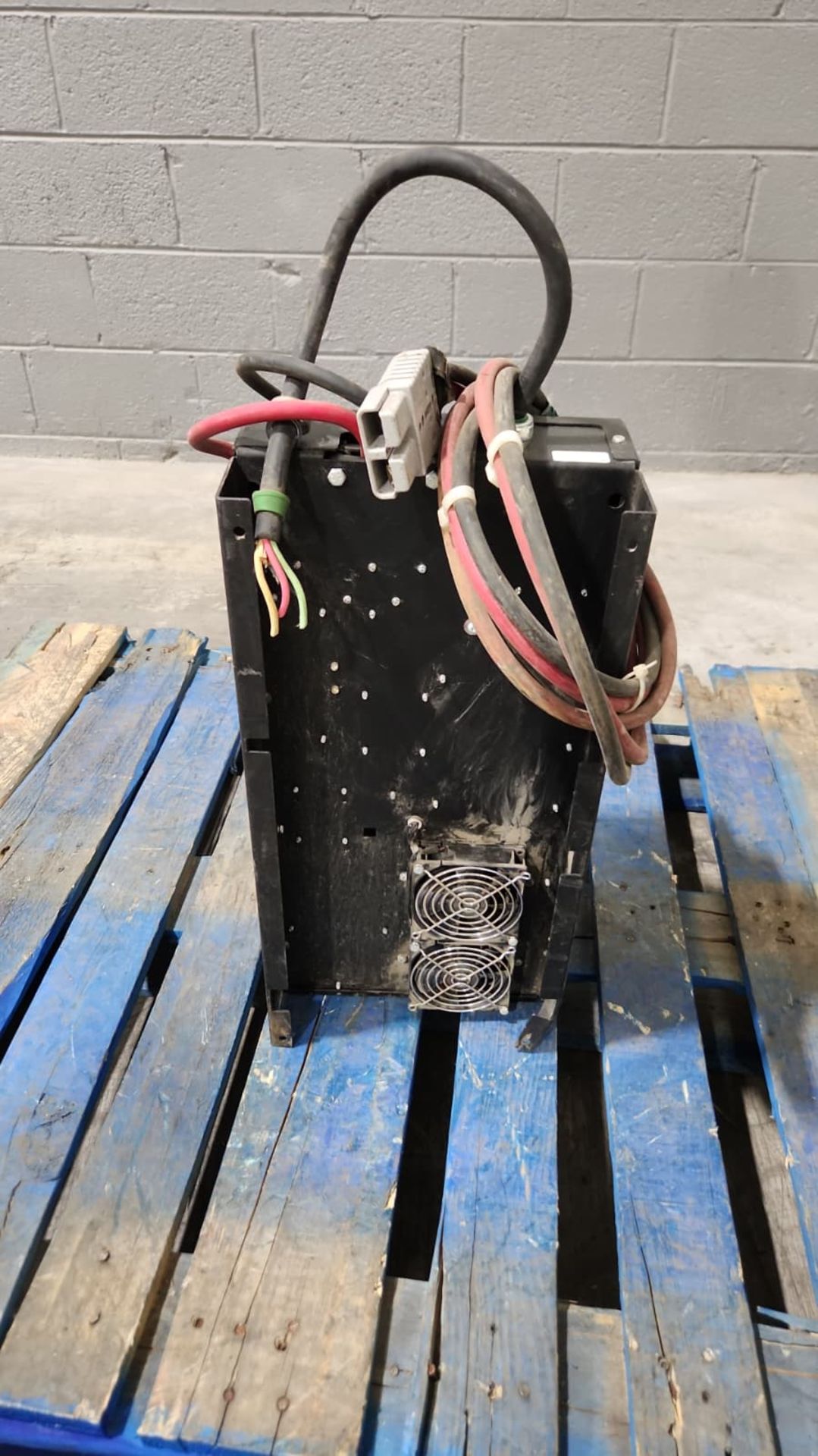 Ametek Absolute Power 24 Volt Electric Forklift Battery Charger. - Image 2 of 4