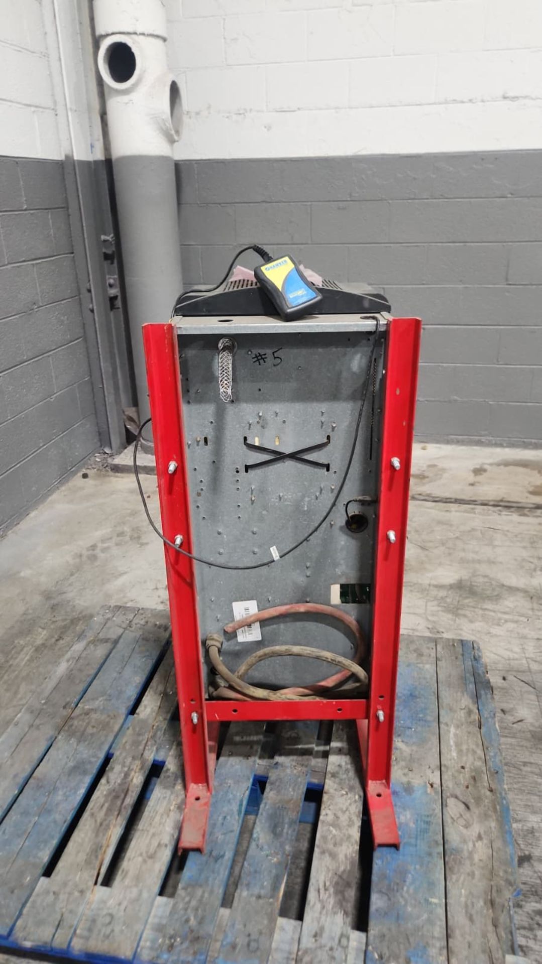 HAWKER Lifeplus TC3 Multi 24/36/48 Volt Electric Forklift Battery Charger. - Image 2 of 5