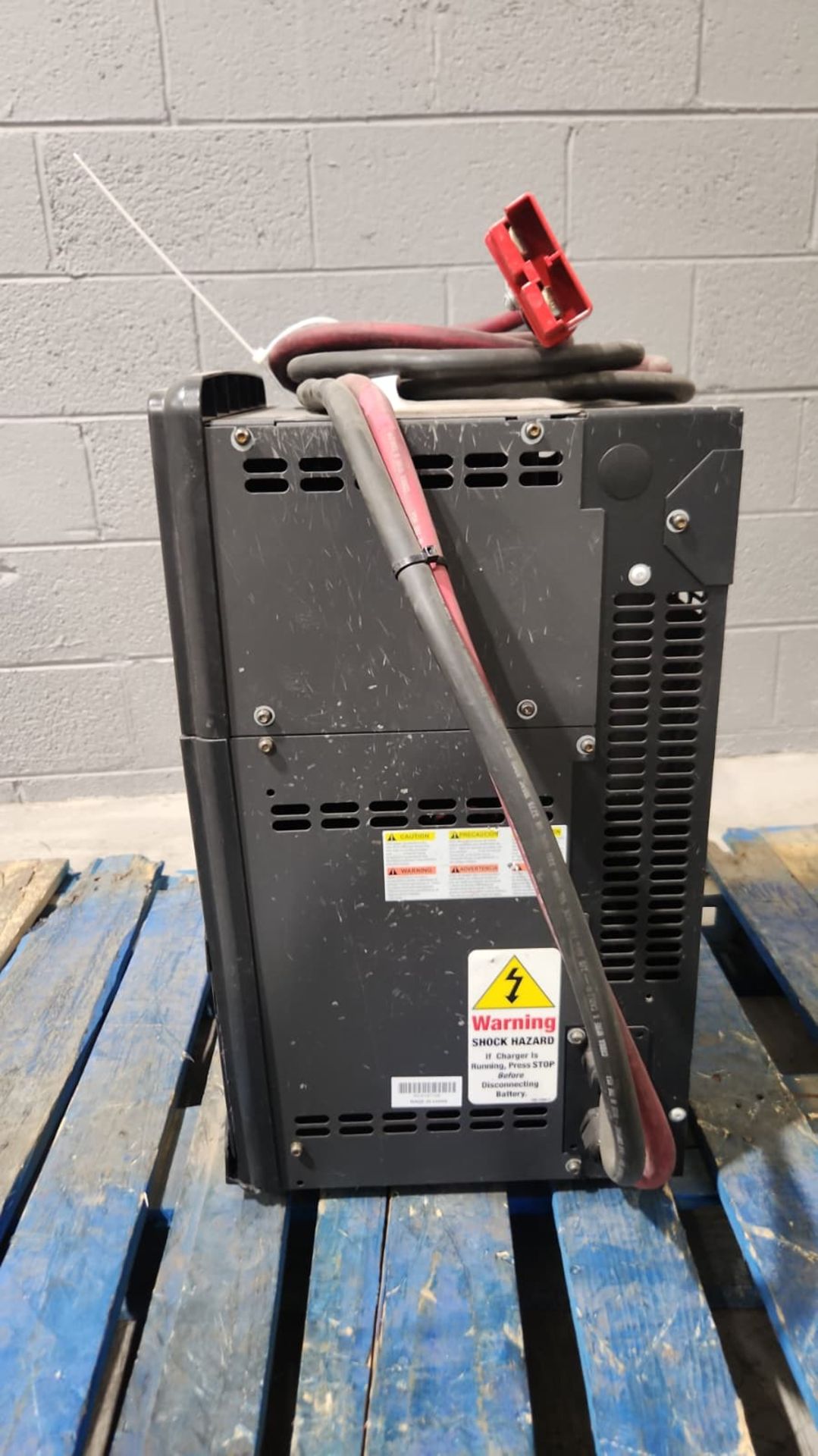 HAWKER PTO MOD 3 Multi 24/36/48 Volt Electric Forklift Battery Charger. - Image 4 of 5