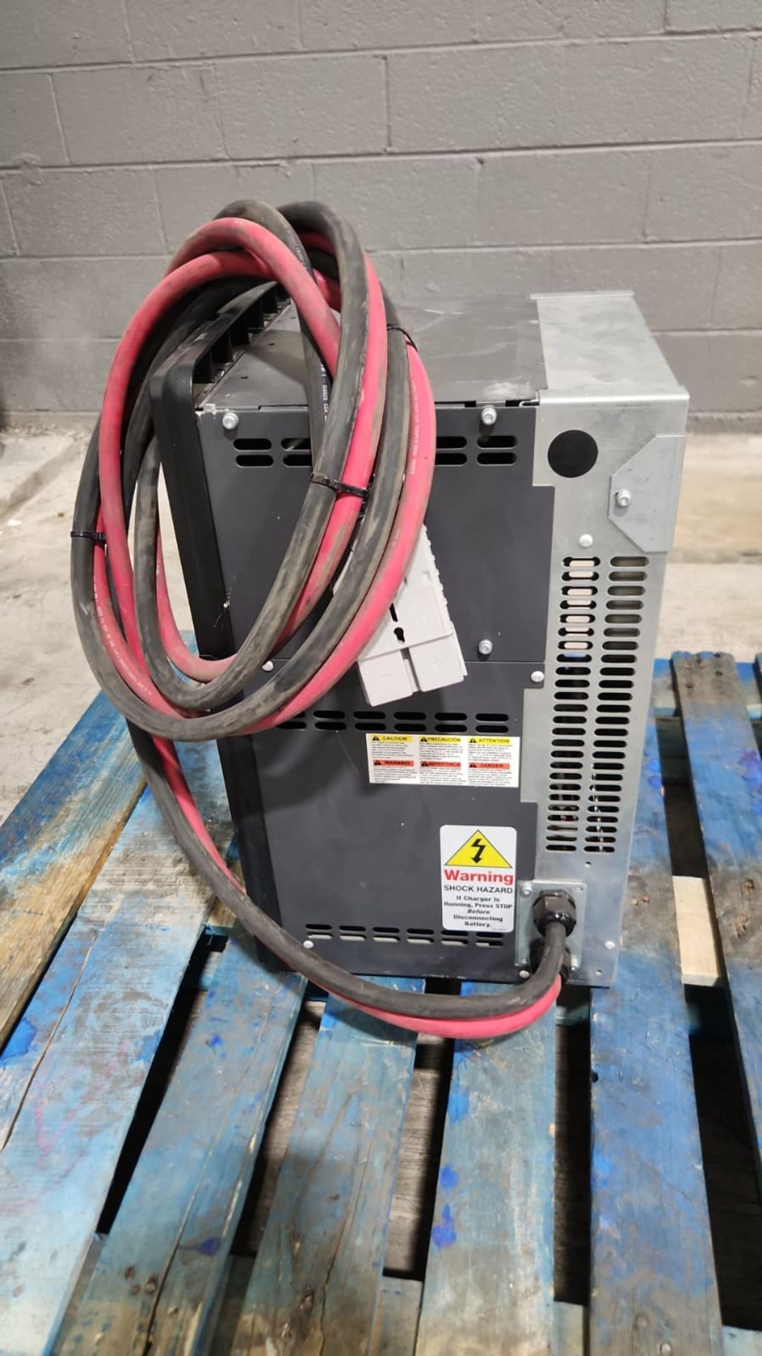 HAWKER PTO MOD 3 Multi 12/18/24 Volt Electric Forklift Battery Charger. - Image 3 of 5
