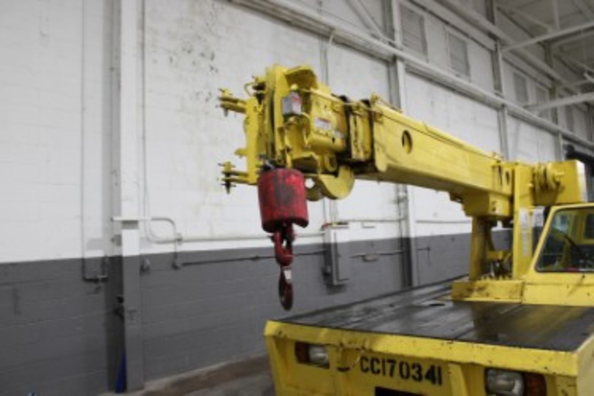 Broderson IC-80-2D Carry Deck Crane – 17,000 lb Capacity - Image 6 of 7