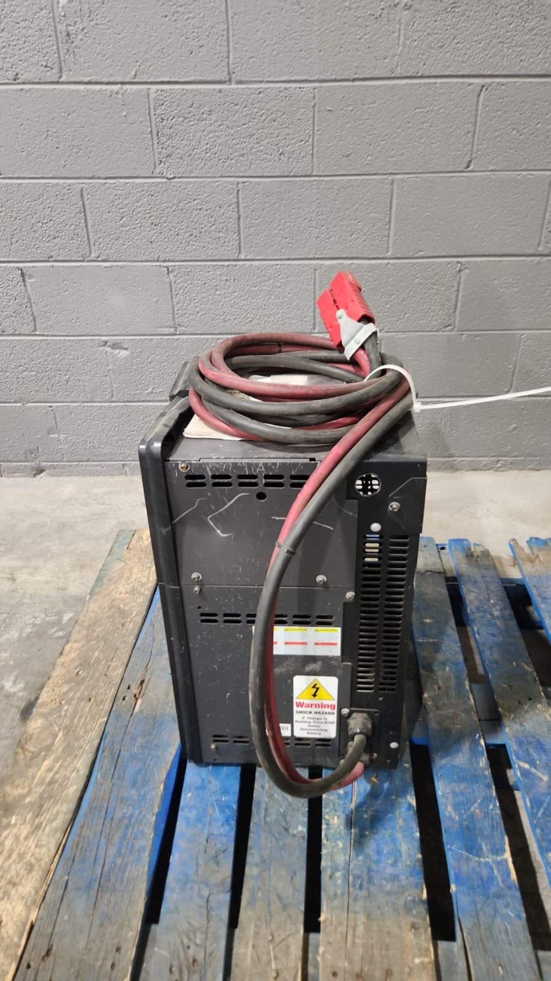 HAWKER PTO MOD 3 Multi 24/36/48 Volt Electric Forklift Battery Charger. - Image 5 of 5