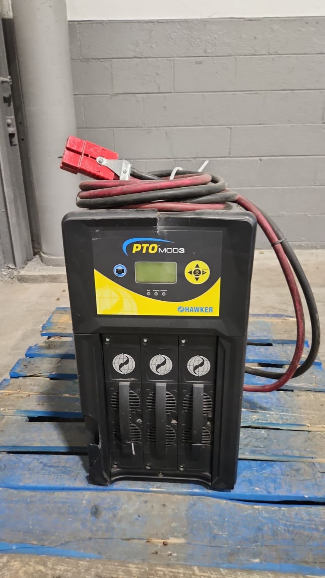 HAWKER PTO MOD 3 Multi 24/36/48 Volt Electric Forklift Battery Charger.
