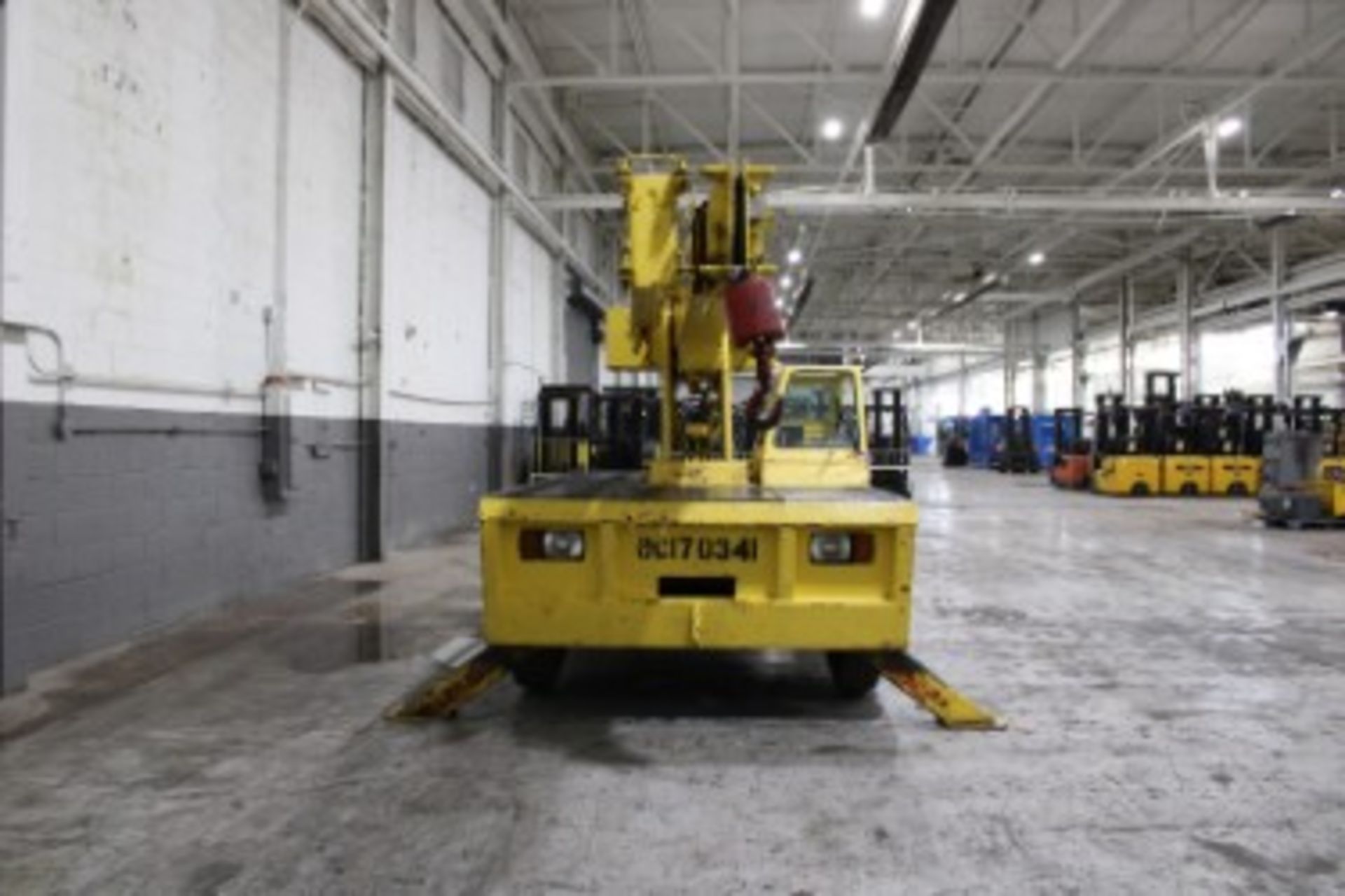 Broderson IC-80-2D Carry Deck Crane – 17,000 lb Capacity - Image 5 of 7