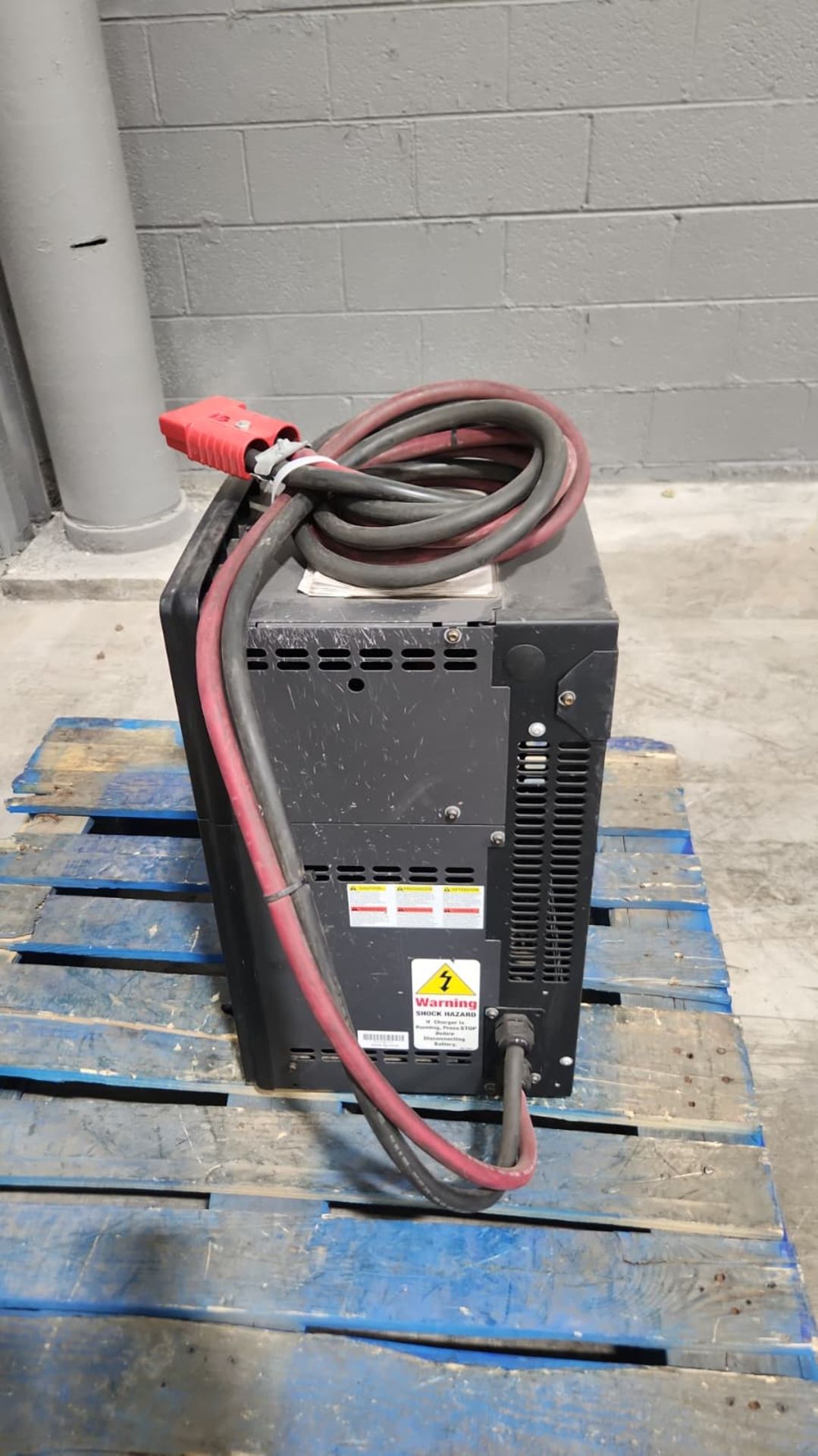 HAWKER PTO MOD 3 Multi 24/36/48 Volt Electric Forklift Battery Charger. - Image 4 of 5