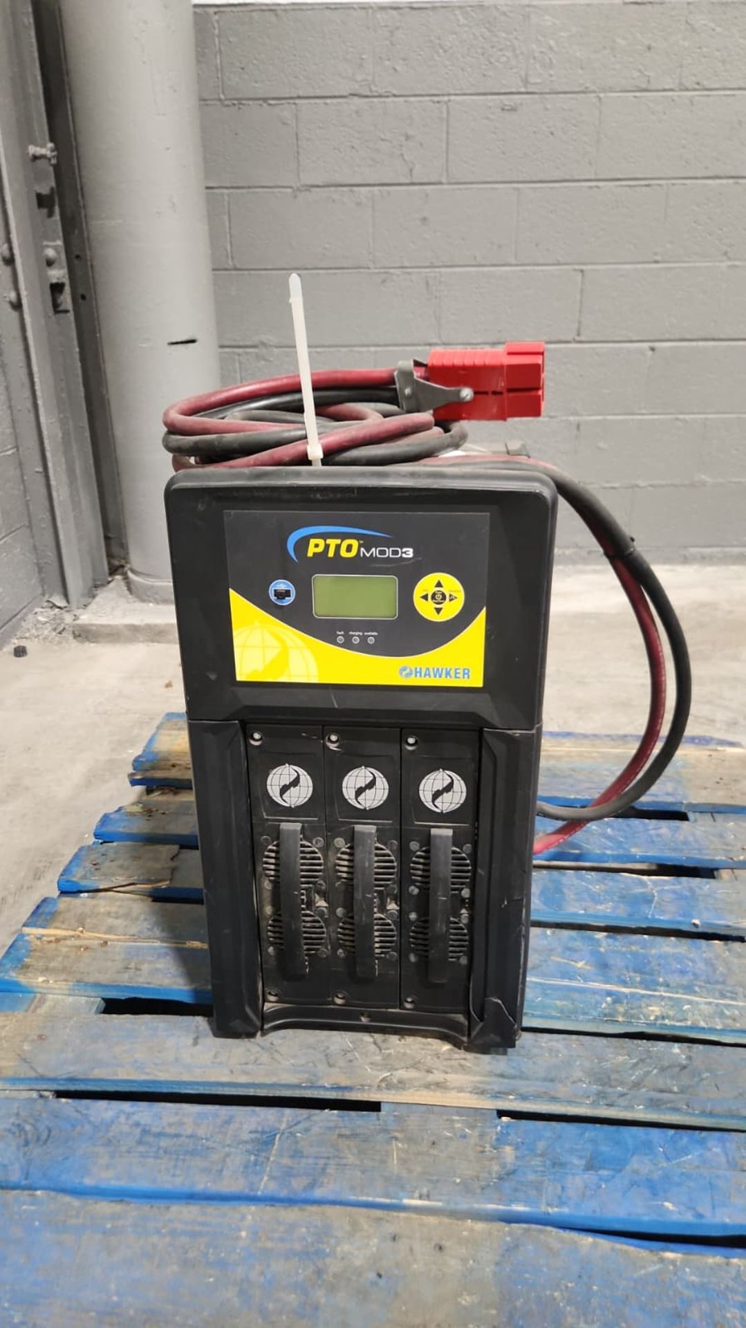 HAWKER PTO MOD 3 Multi 24/36/48 Volt Electric Forklift Battery Charger.