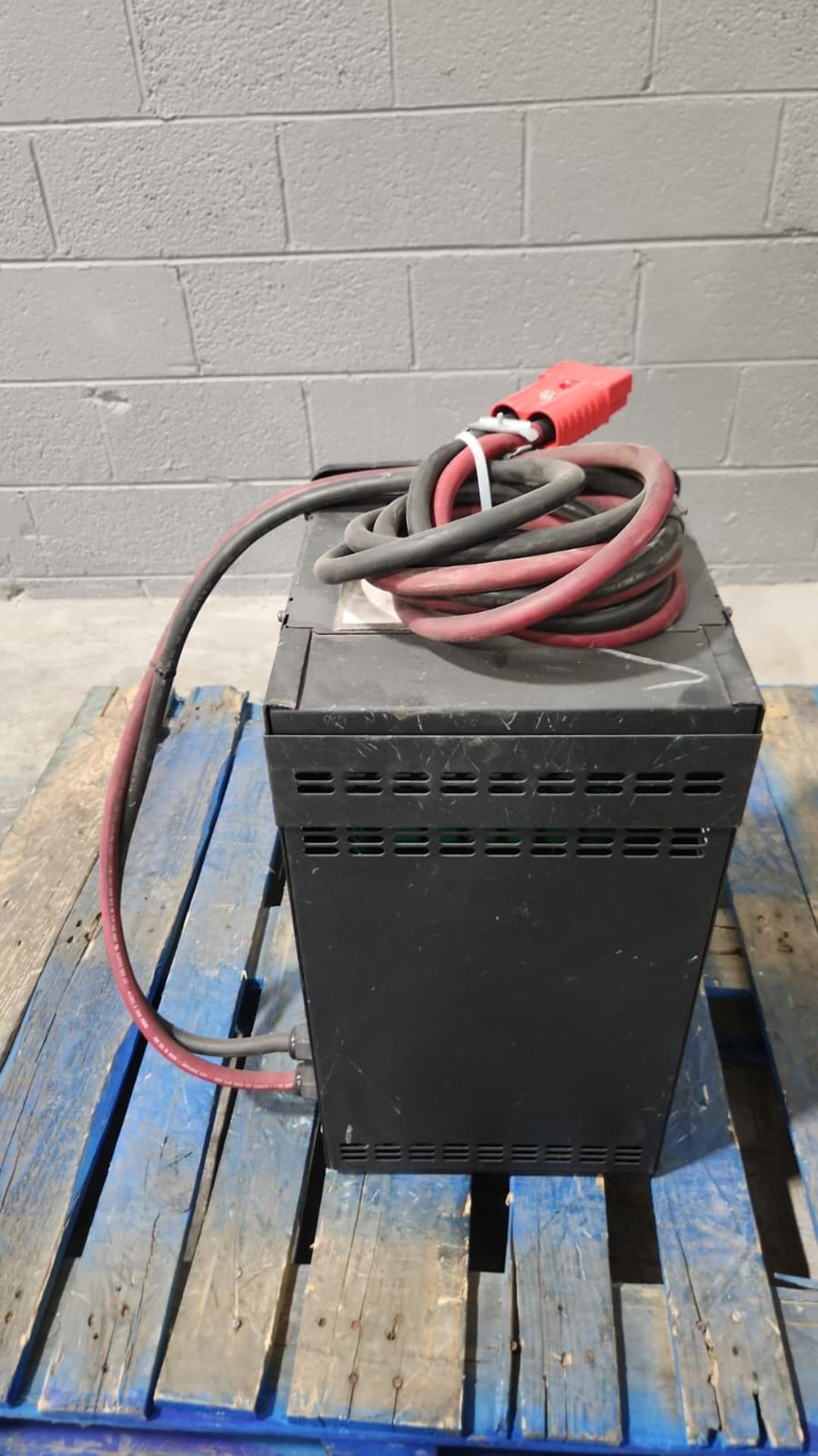 HAWKER PTO MOD 3 Multi 24/36/48 Volt Electric Forklift Battery Charger. - Image 3 of 5