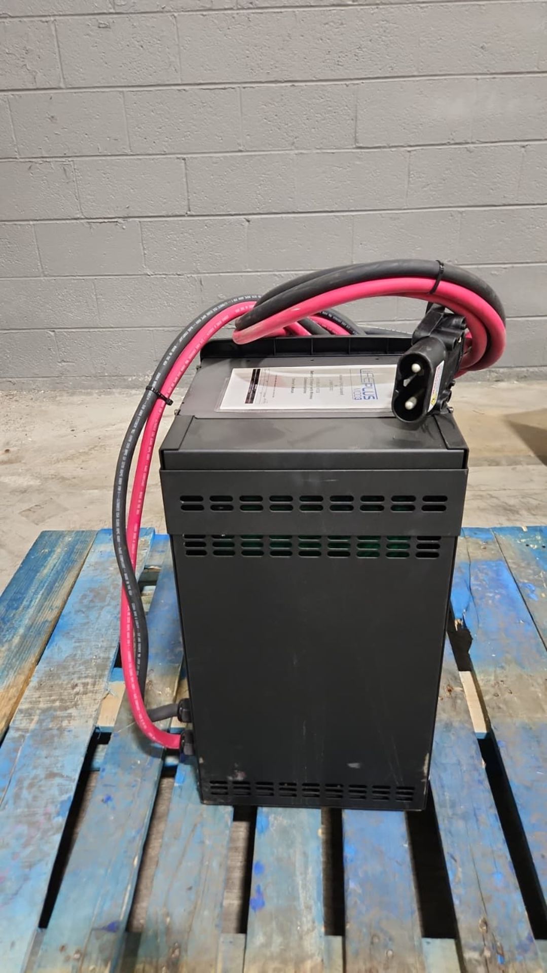 HAWKER PTO MOD 3 480 Volt Electric Forklift Battery Charger. - Image 4 of 5