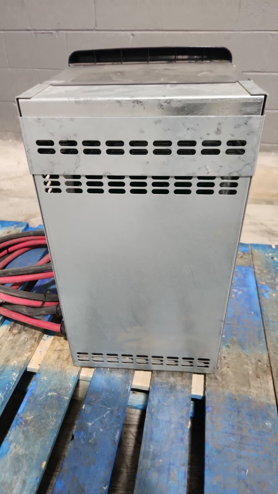HAWKER PTO MOD 3 Multi 12/18/24 Volt Electric Forklift Battery Charger. - Image 5 of 5