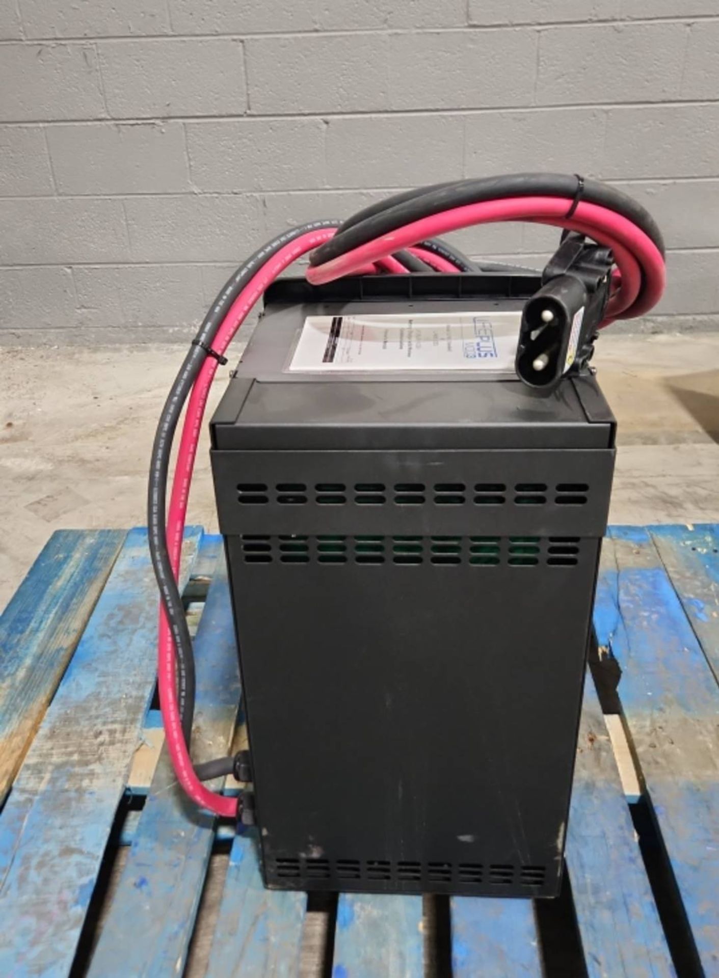 Hawker PTO Mod3 Model: PTOM3-80C-108Y 480 AC Volt Forklift Battery Charger. - Image 2 of 5