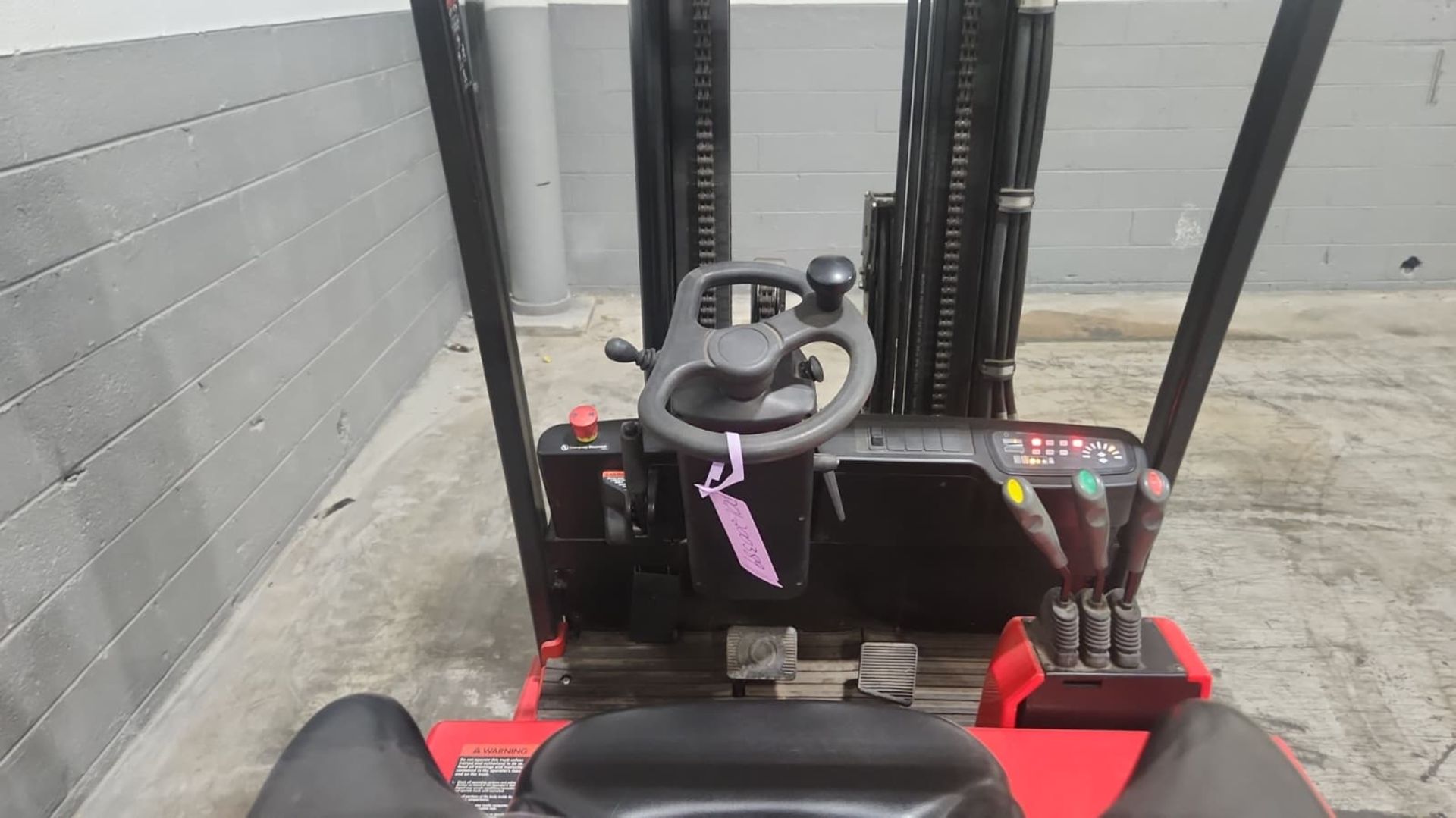 Raymond Model: 445-C30TT 3,000Lb 3-Wheel Electric Forklift. Hours: 930 - Image 3 of 7