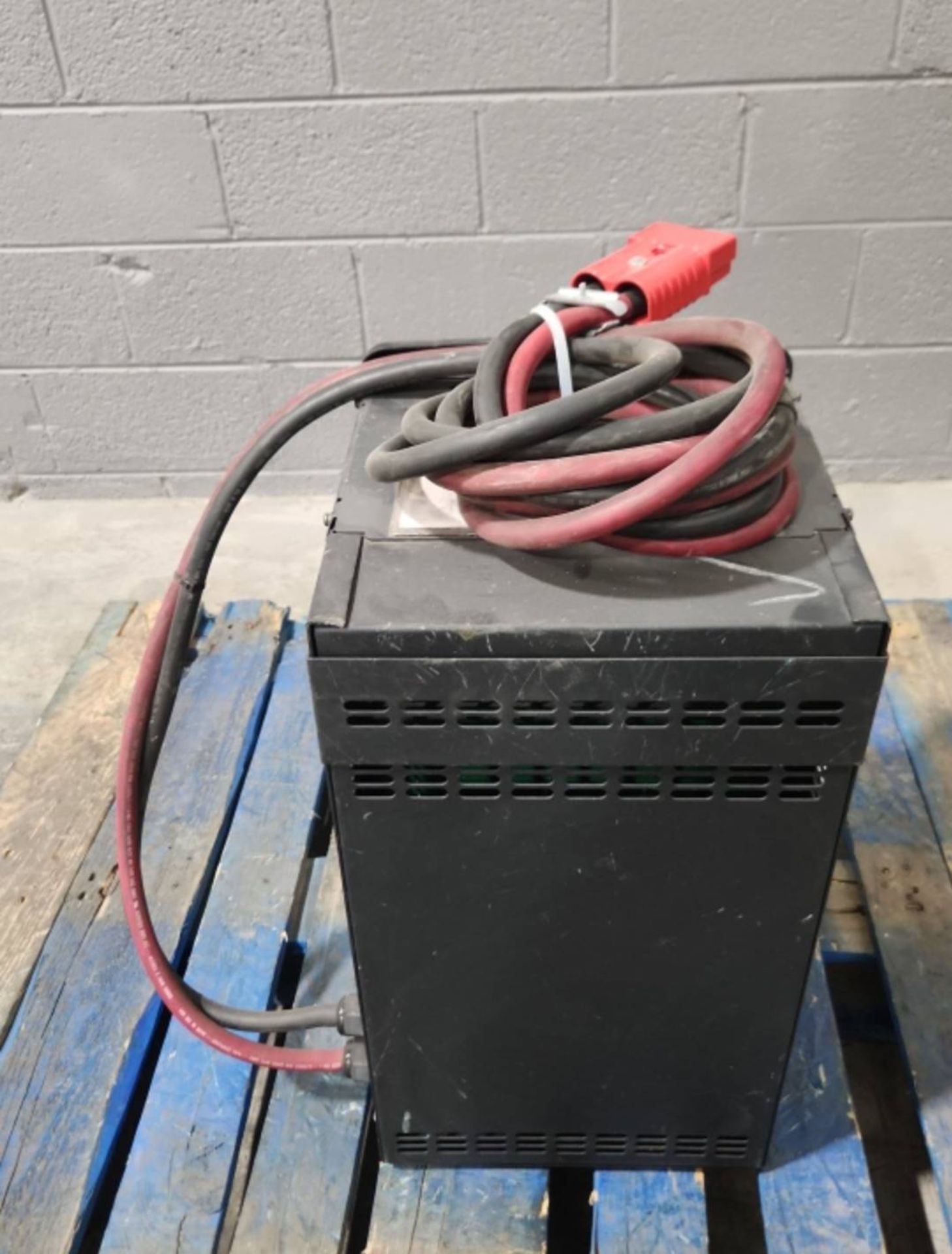 Hawker PTO Mod3 Model: PTOM3-48C-180Y 24/36/48 Volt Forklift Battery Charger. - Image 2 of 5
