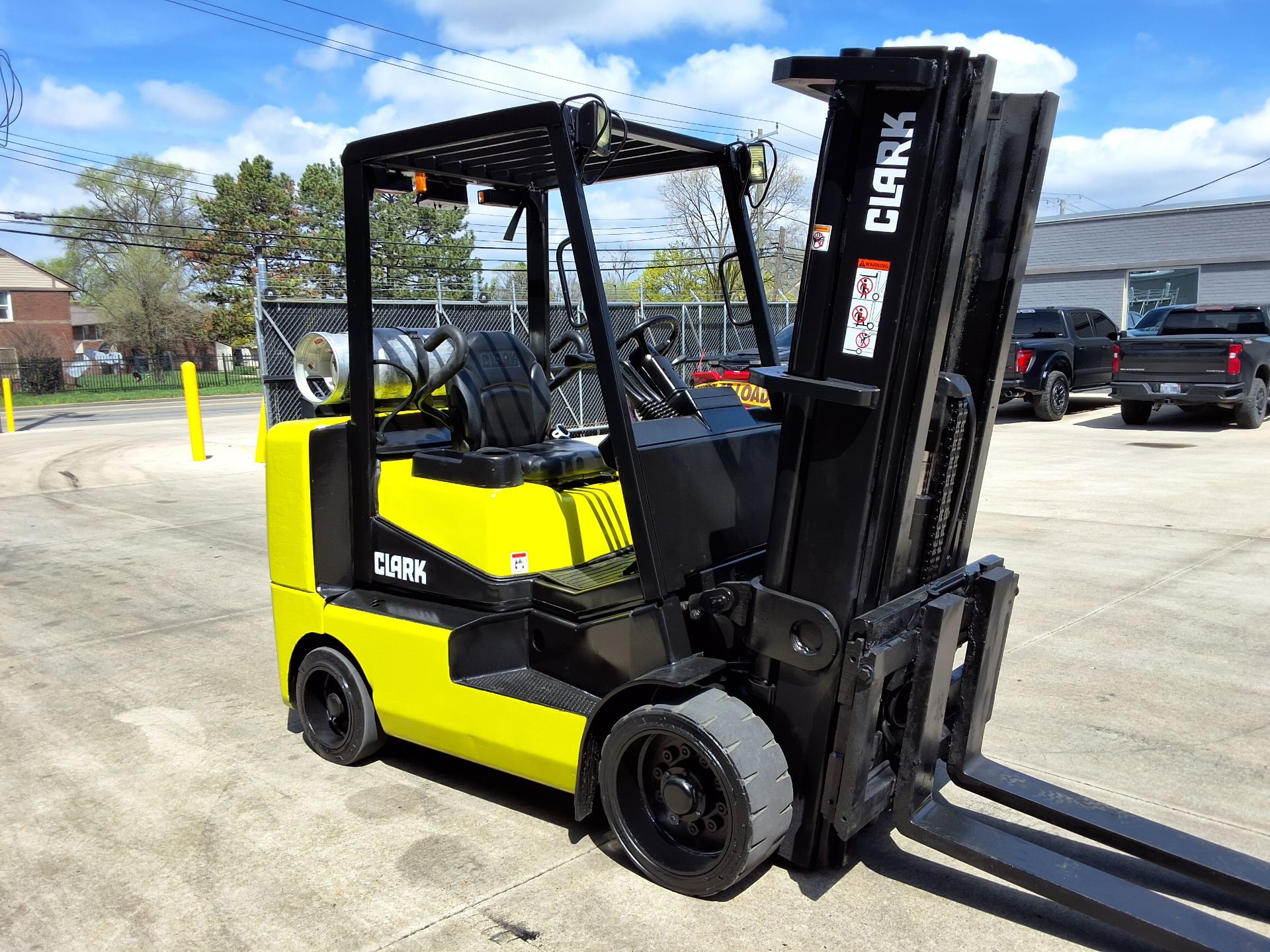 Clark Model: CGC 40 8,000lb Capacity . LP Powered Forklift. Hours: 3,660 - Image 4 of 6