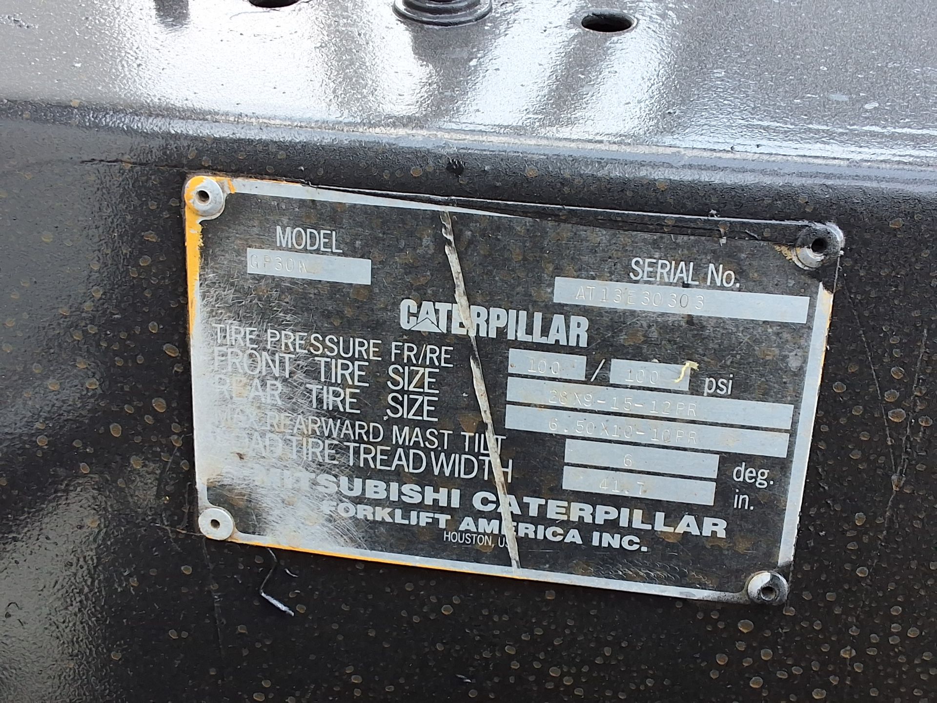 Mitsubishi/Caterpillar Model: GP30 6,000lb Capacity LP Powered Forklift. Hours: 9,942 - Image 5 of 7