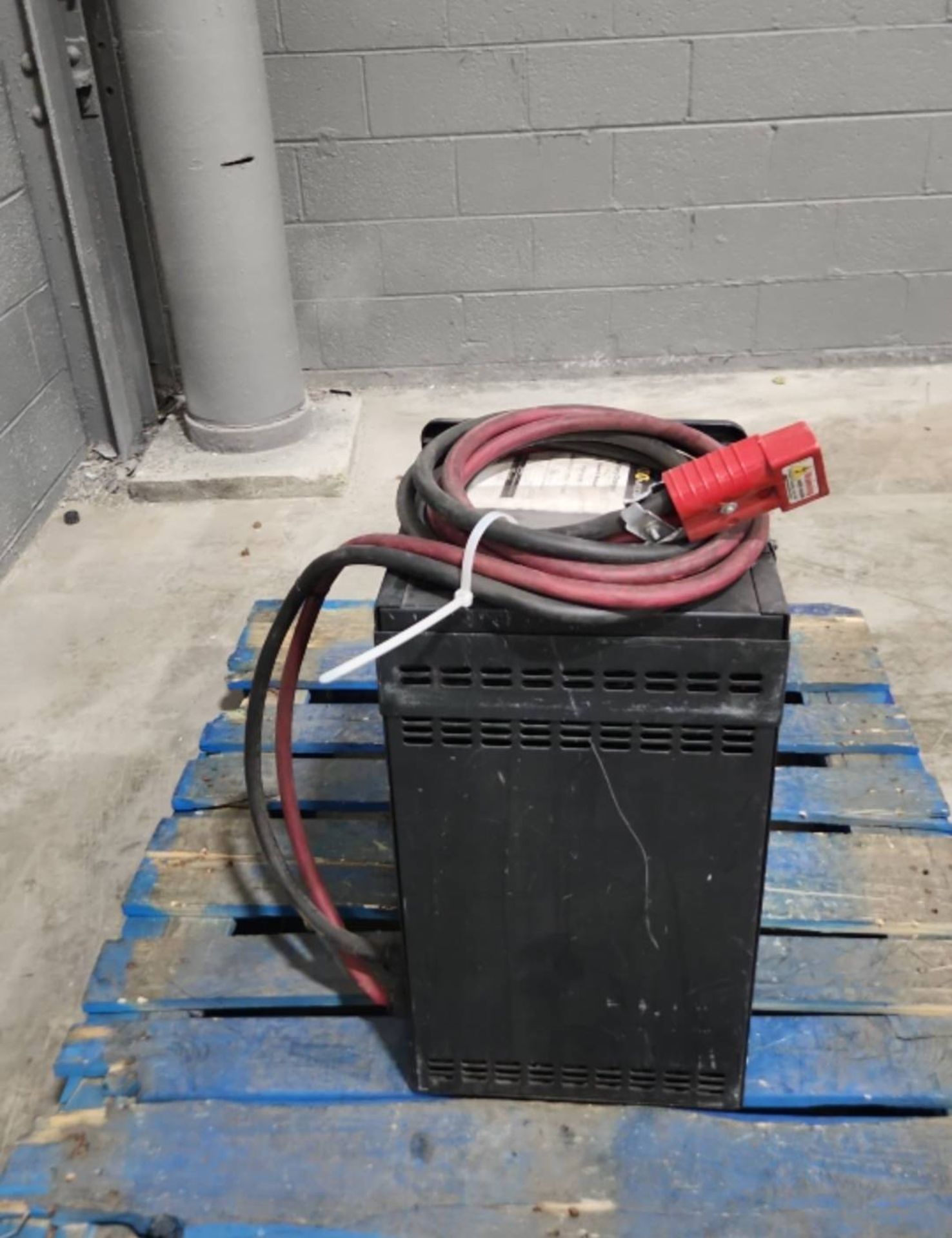 Hawker PTO Mod3 Model: PTOM3-48C-180Y 24/36/48 Volt Forklift Battery Charger. - Image 3 of 5