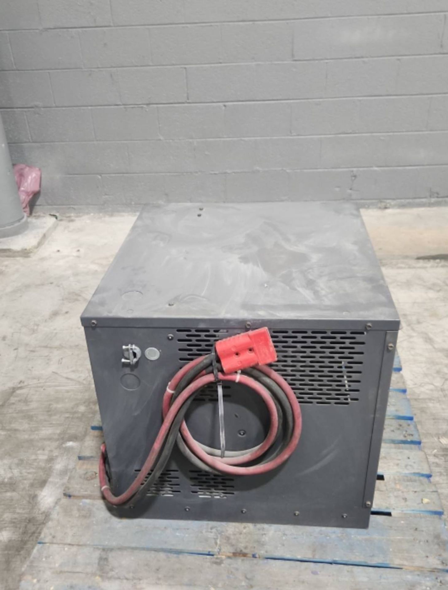 EnerSys EnForcer HF Multi 24 Volt Electric Forklift Battery Charger. - Image 2 of 5