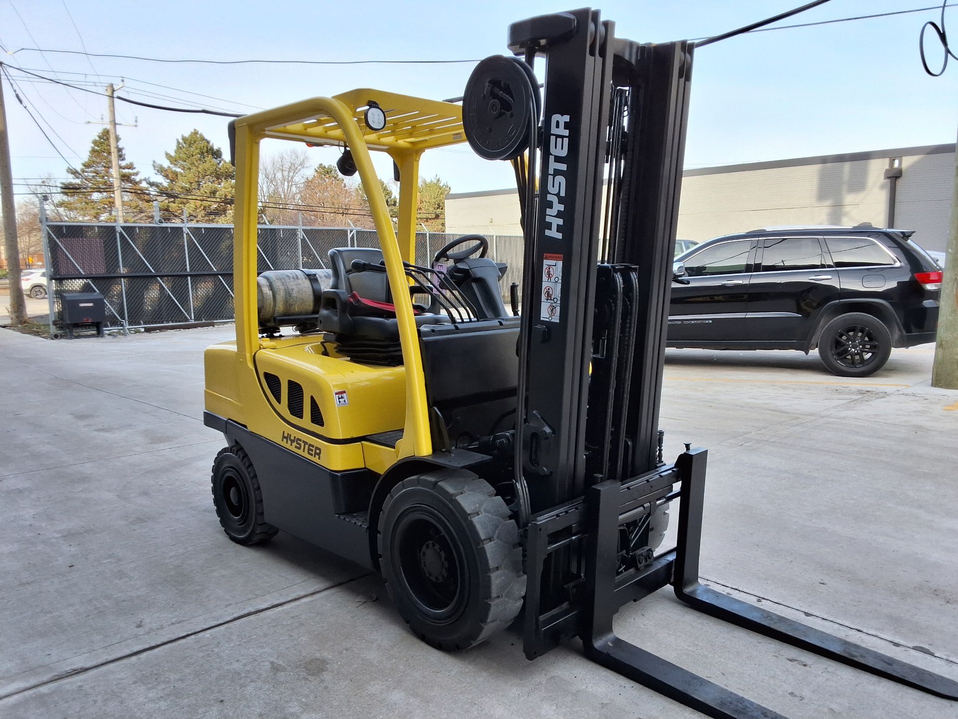Hyster H60FT, 6,000lb. Capacity . LP Powered Forklift. Hours: 8,041 - Image 4 of 6