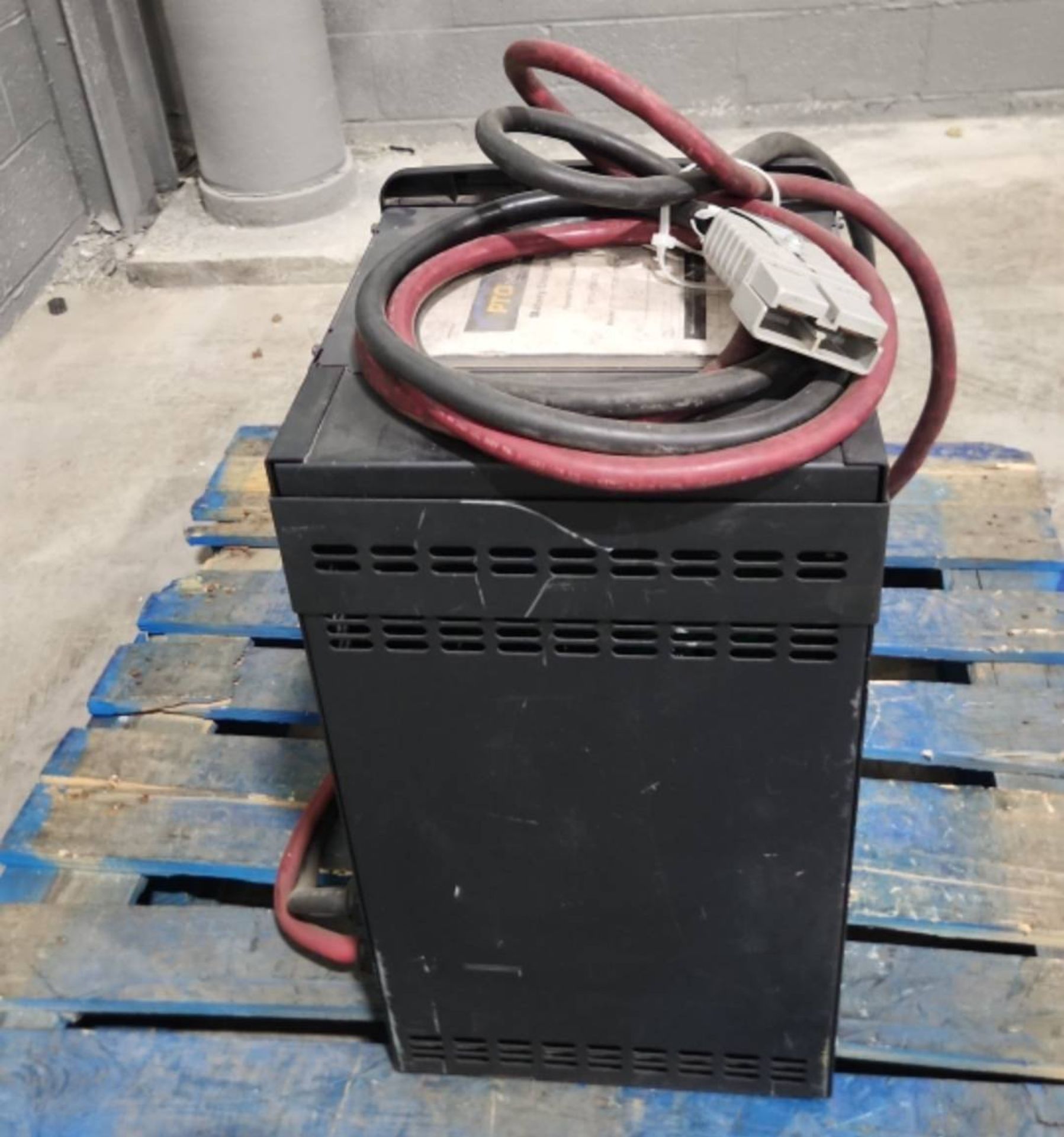 Hawker PTO Mod3 Model: PTOM3-48C-180Y 24/36/48 Volt Forklift Battery Charger. - Image 2 of 5