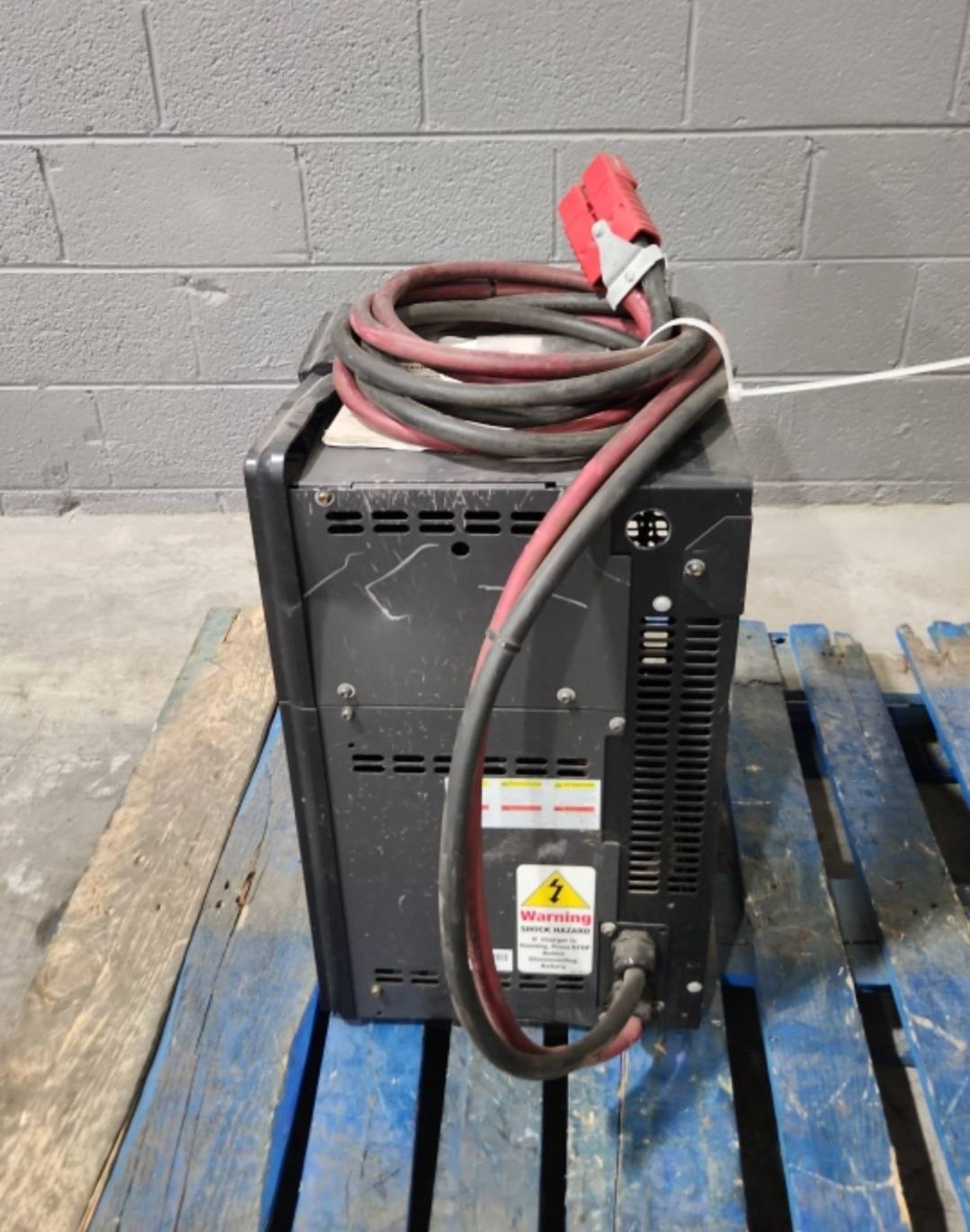 Hawker PTO Mod3 Model: PTOM3-48C-180Y 24/36/48 Volt Forklift Battery Charger. - Image 4 of 5