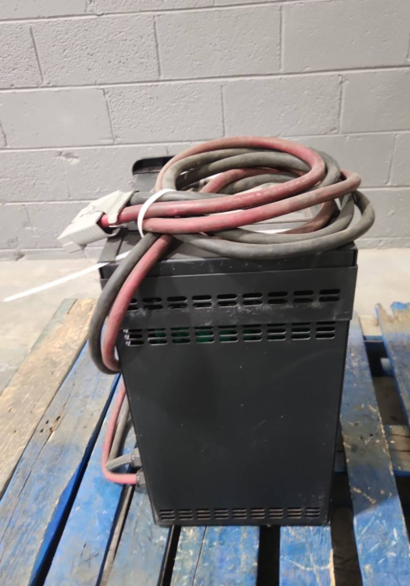Hawker PTO Mod3 Model: PTOM3-48C-180Y 24/36/48 Volt Forklift Battery Charger. - Image 2 of 5
