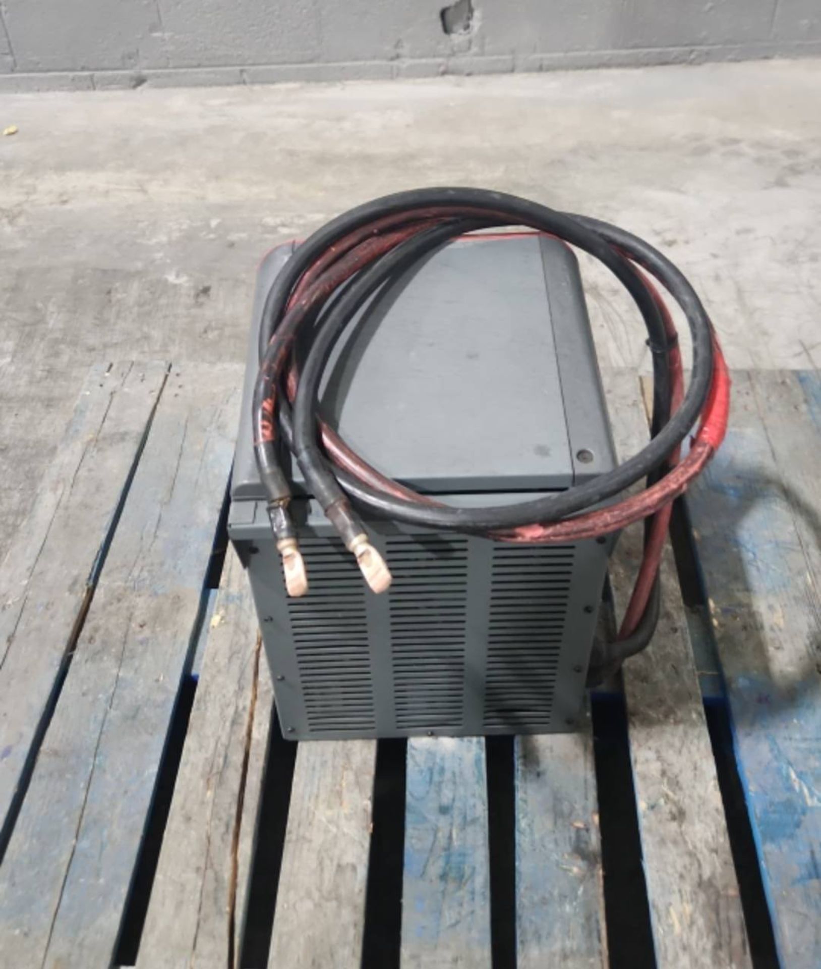 EnerSys Multi 24/36/48 Volt Electric Forklift Battery Charger. - Image 3 of 5