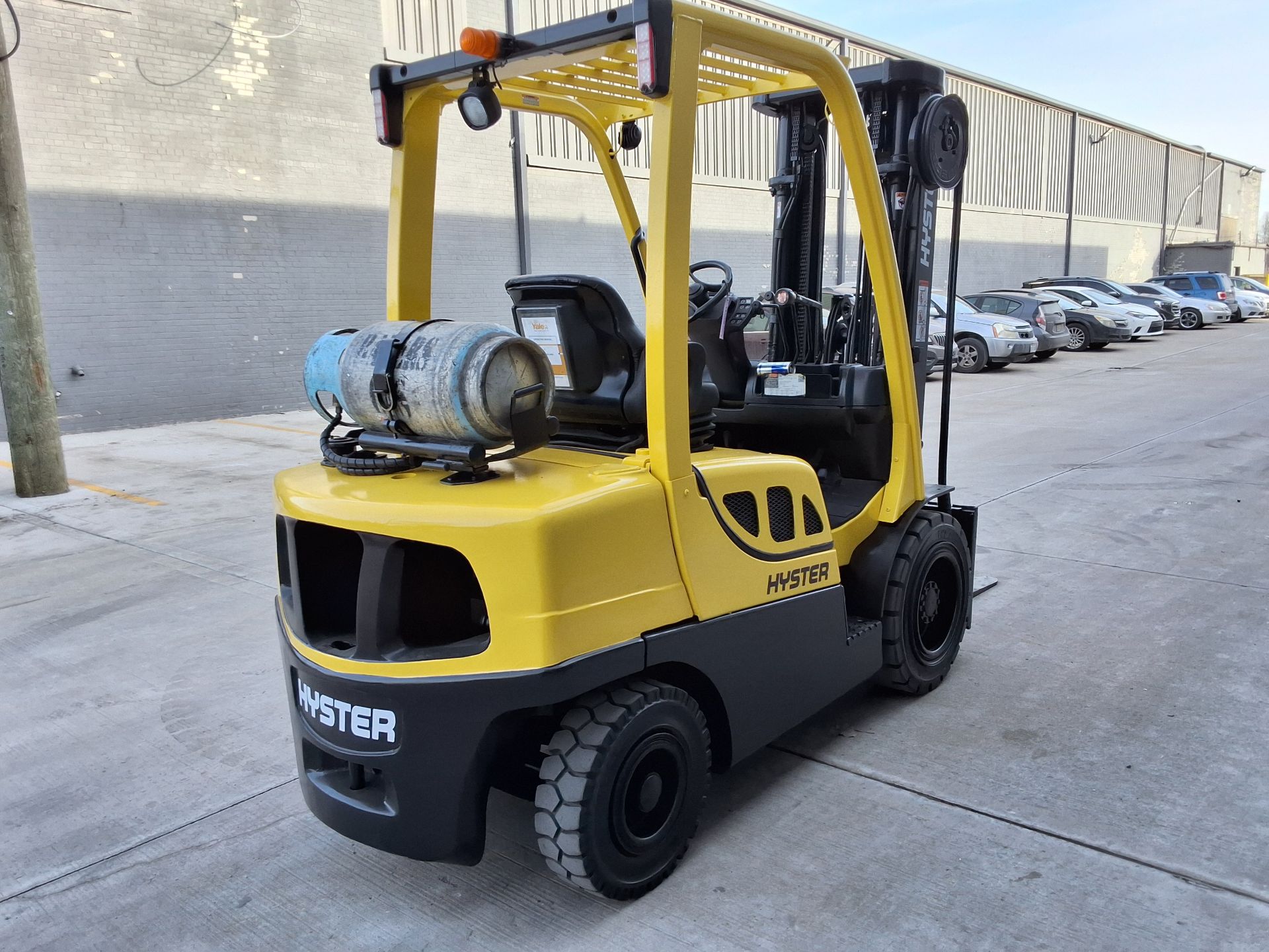 Hyster H60FT, 6,000lb. Capacity . LP Powered Forklift. Hours: 8,041 - Image 3 of 6