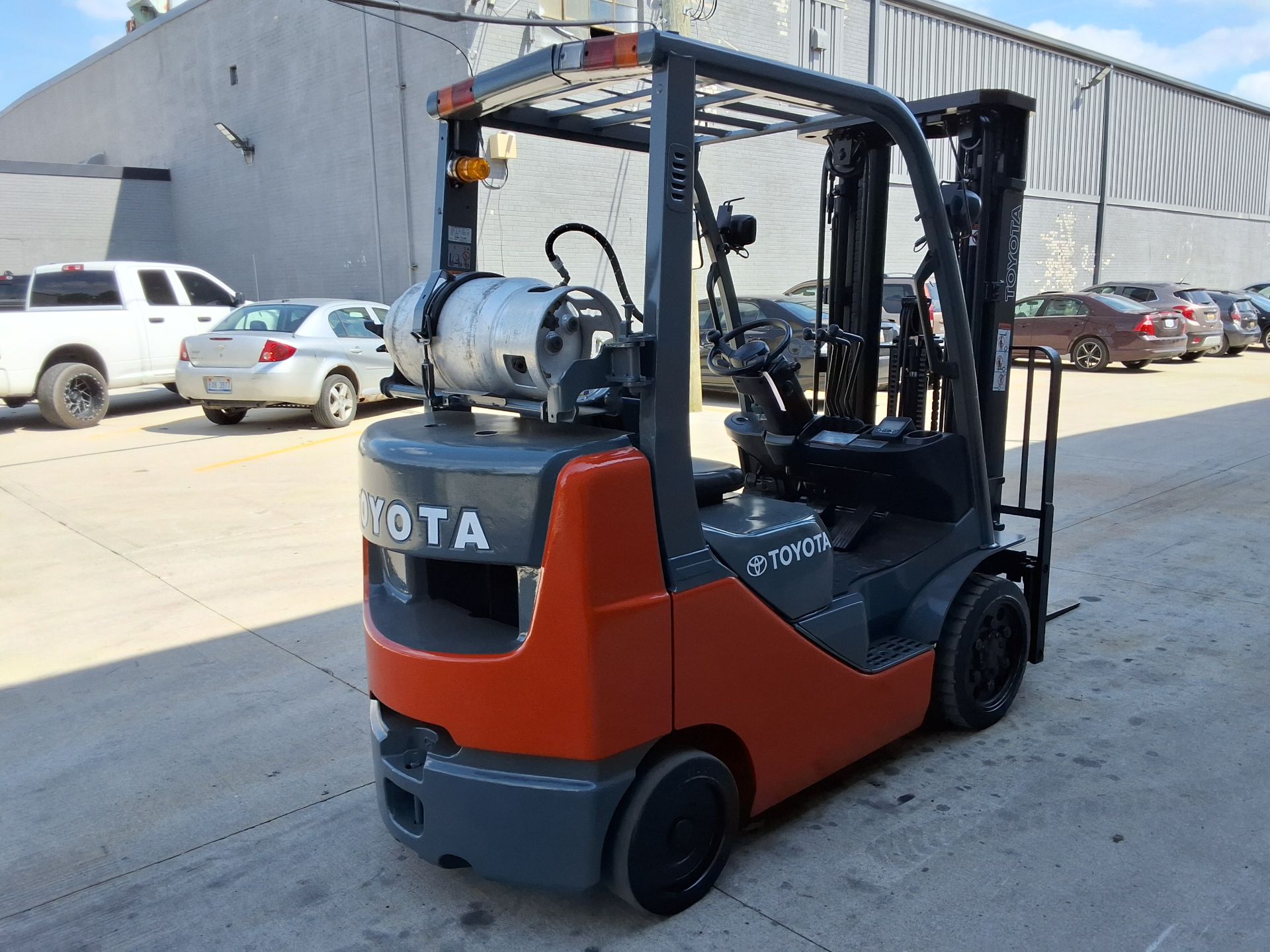 2017 Toyota Model: 8FGCU25 5,000lb Capacity Sideshifter Forklift. - Image 3 of 5