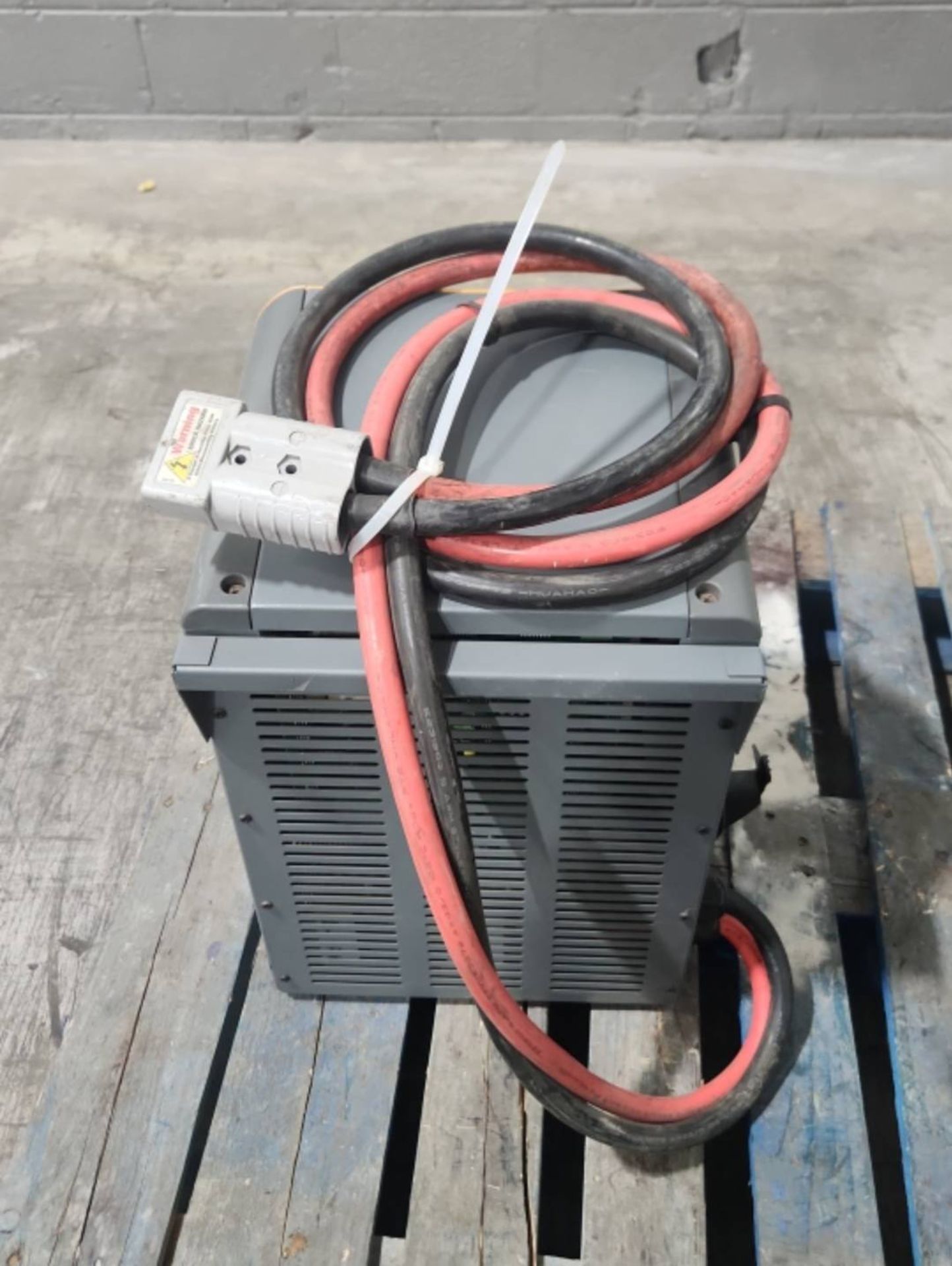 EnerSys EnForcer Multi 24/36/48 Volt Electric Forklift Battery Charger. - Image 3 of 5