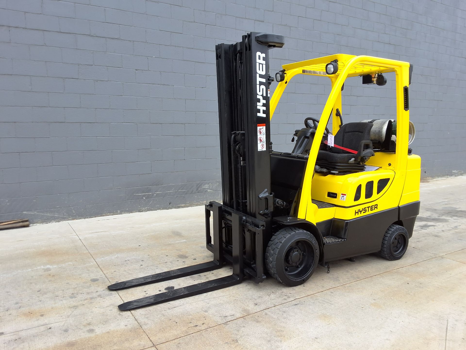 Hyster Model: S70FT, 7,000lb Capacity. LP Powered Forklift.