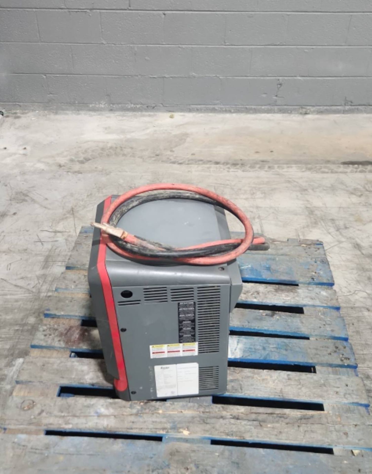 EnerSys Multi 24/36/48 Volt Electric Forklift Battery Charger. - Image 4 of 5