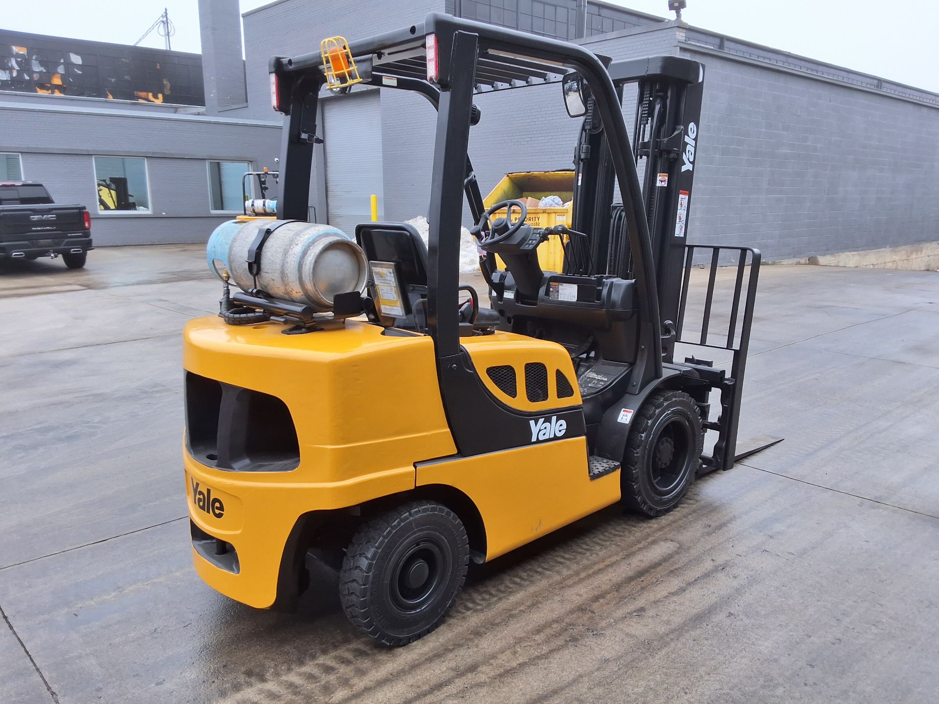 2016 Yale Model: GLP060, 6,000lb. capacity, Hours: 8,462 - Image 3 of 6