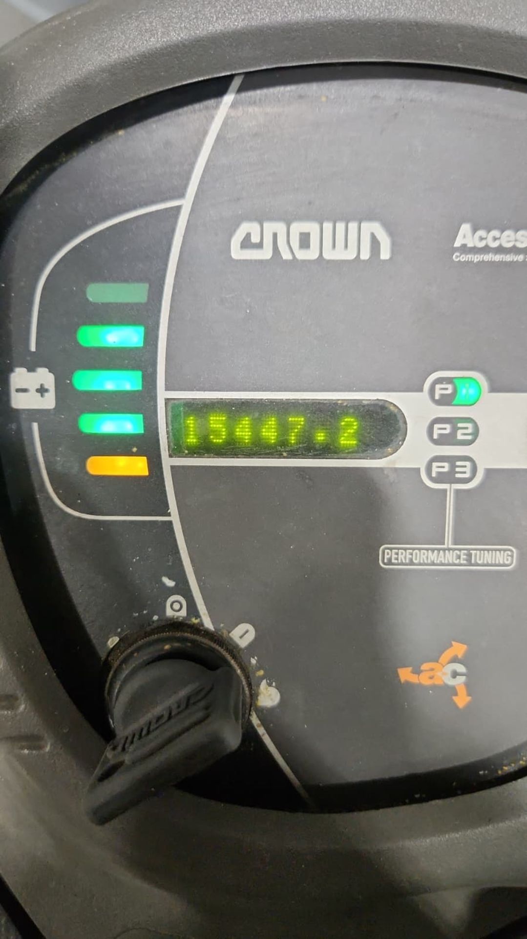 2015 Crown Model: RC5545-40 4,000lb Capacity Electric Forklift with Battery. - Image 4 of 7