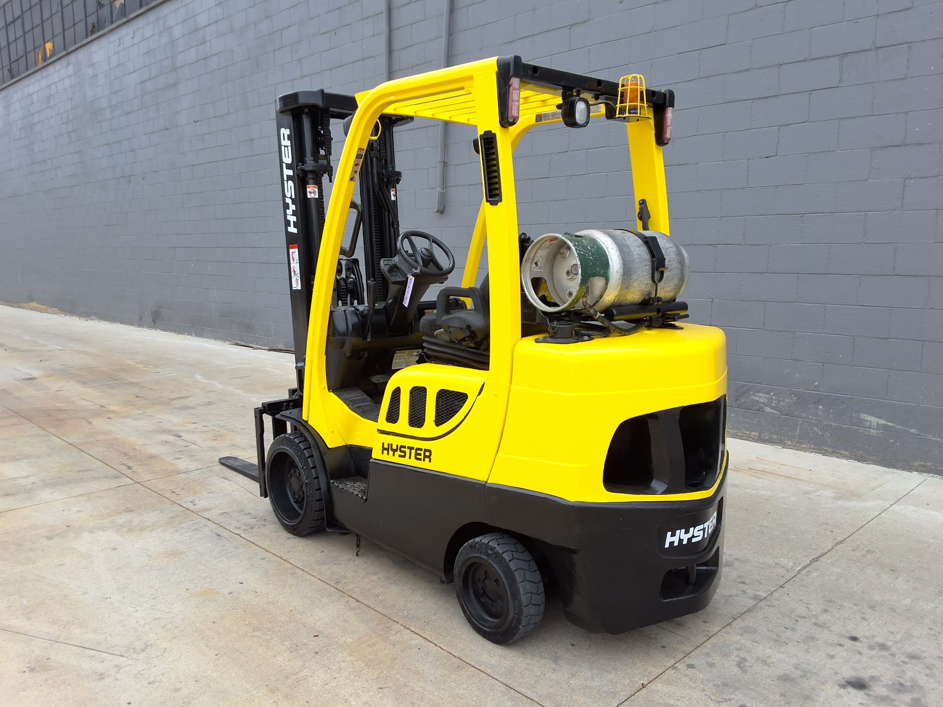 Hyster Model: S70FT, 7,000lb Capacity. LP Powered Forklift. - Image 2 of 6