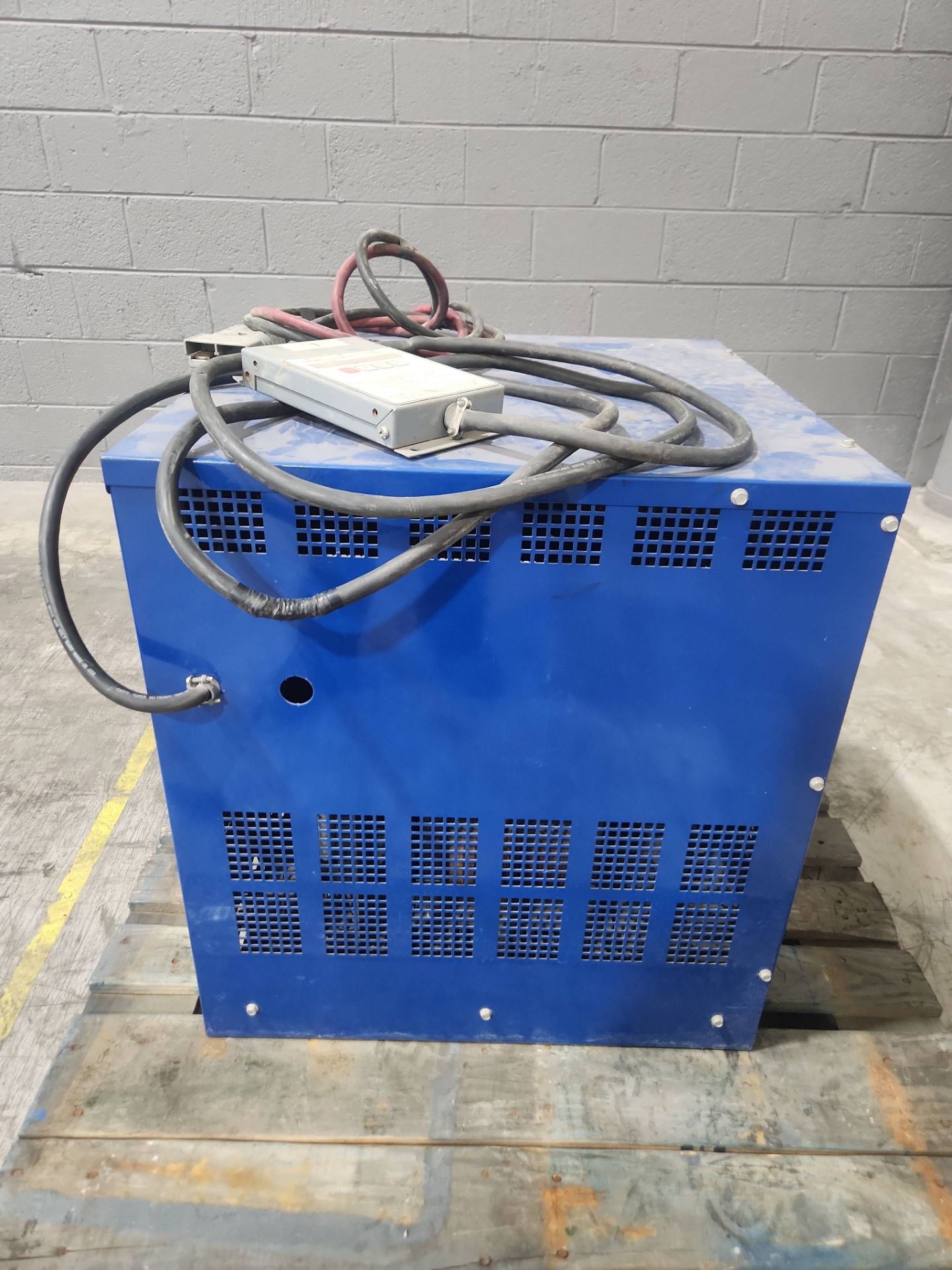 EL PowerHouse Electric Forklift Battery Charger. - Image 3 of 5