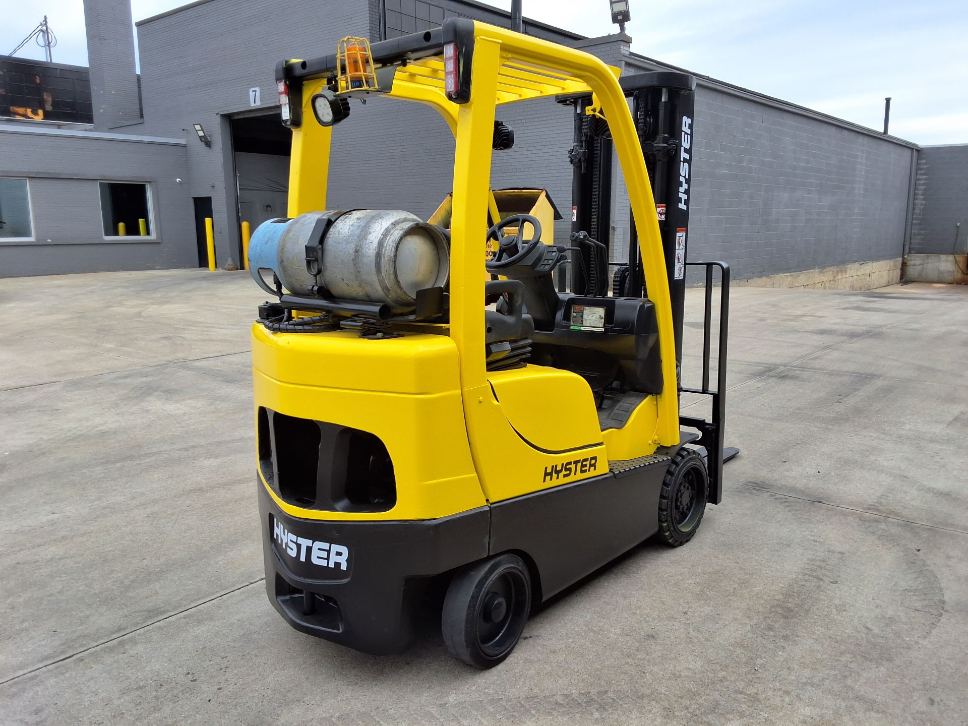 Hyster Model: S40FTS, 4,000lb Capacity. LP Powered Forklift. - Image 3 of 6