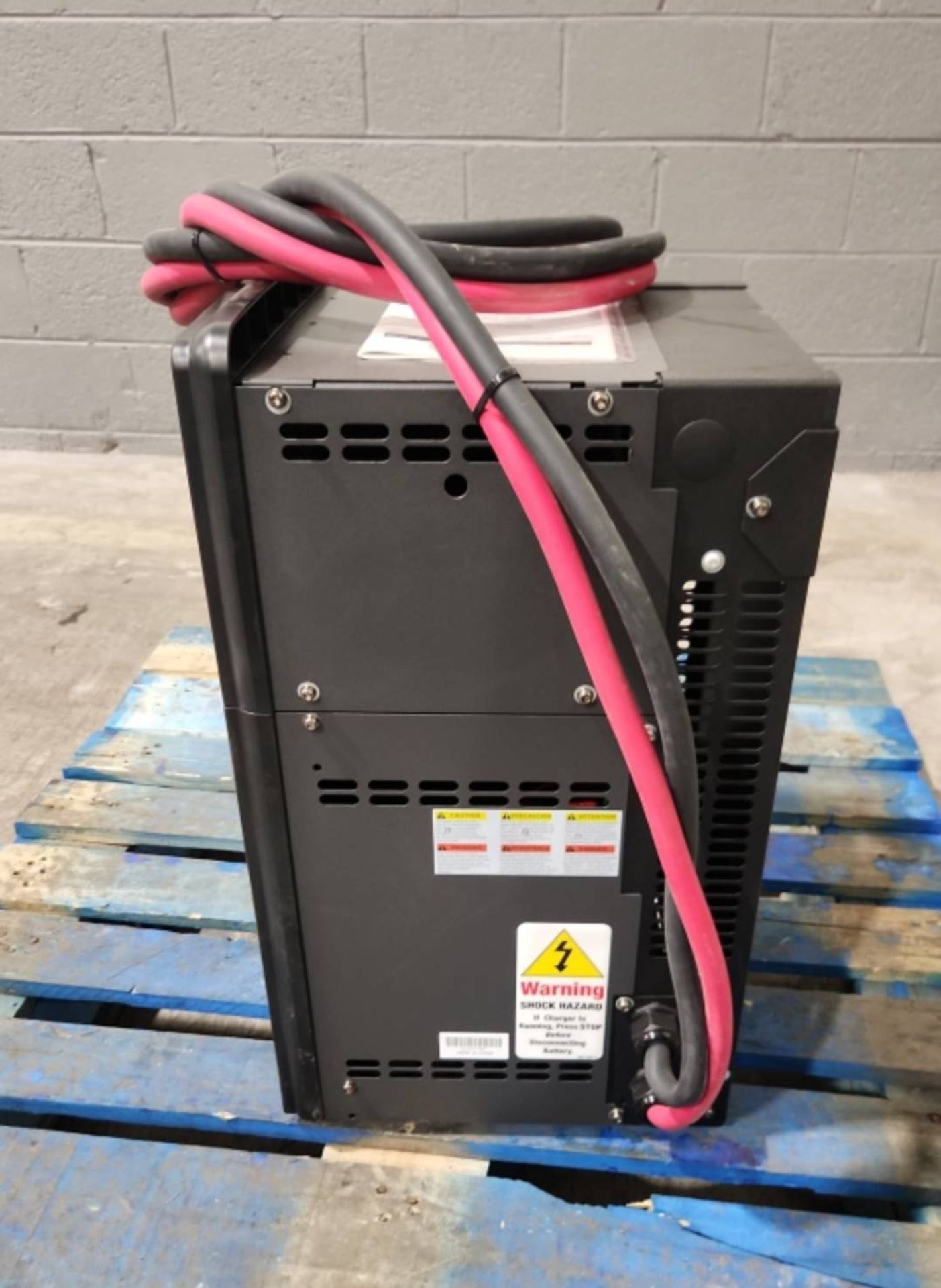 Hawker PTO Mod3 Model: PTOM3-80C-108Y 480 AC Volt Forklift Battery Charger. - Image 3 of 5