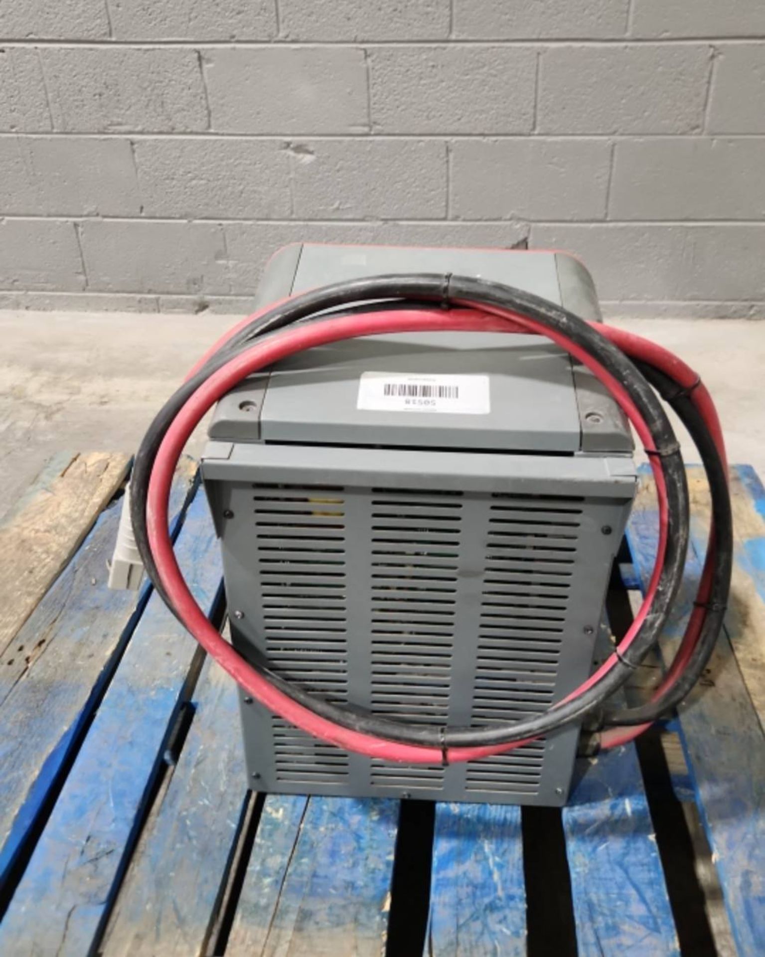 EnerSys Multi 24/36/48 Volt Electric Forklift Battery Charger. - Image 4 of 5