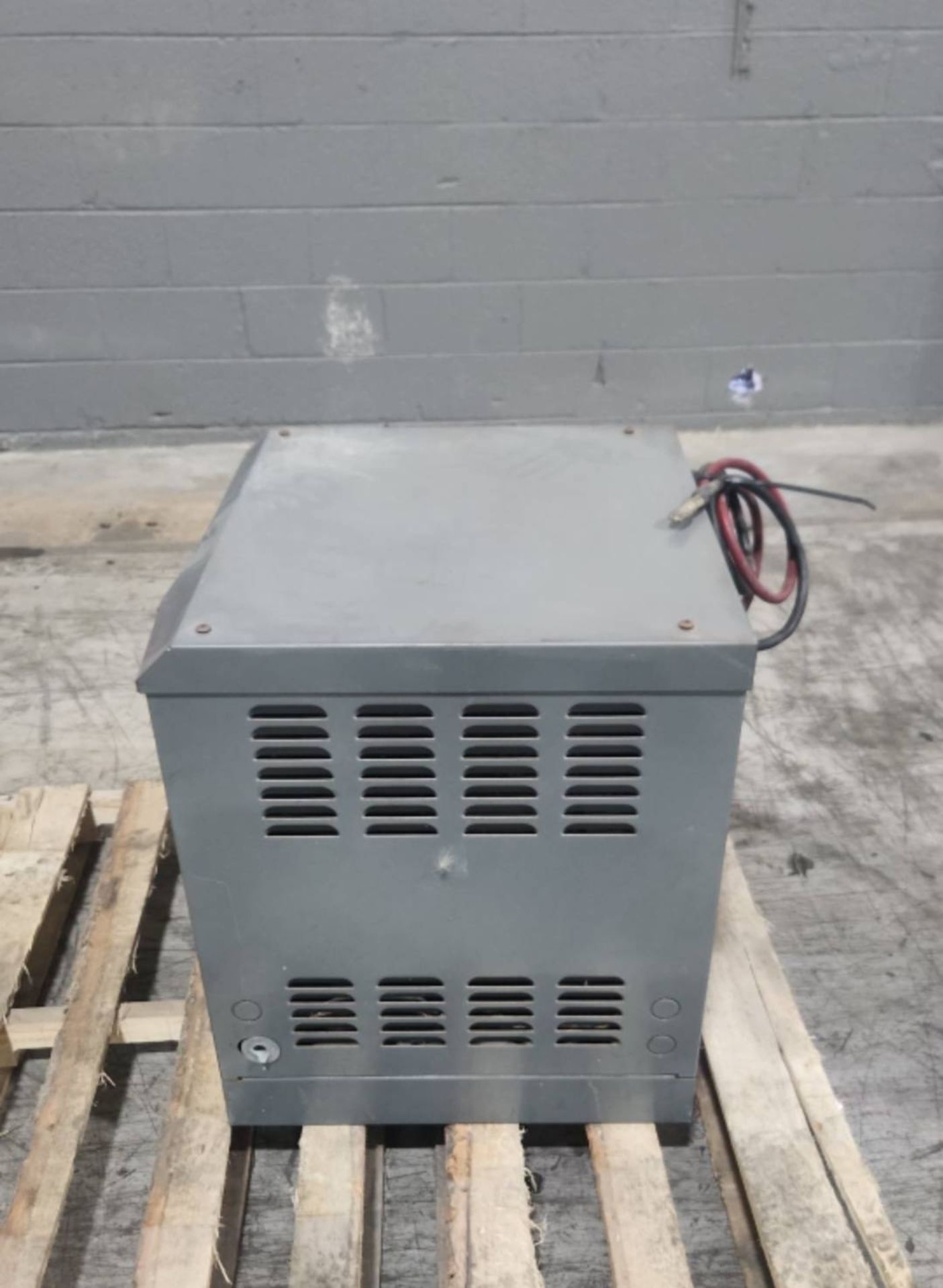 GNB Technologies 24 Volt Electric Forklift Battery Charger. - Image 2 of 5