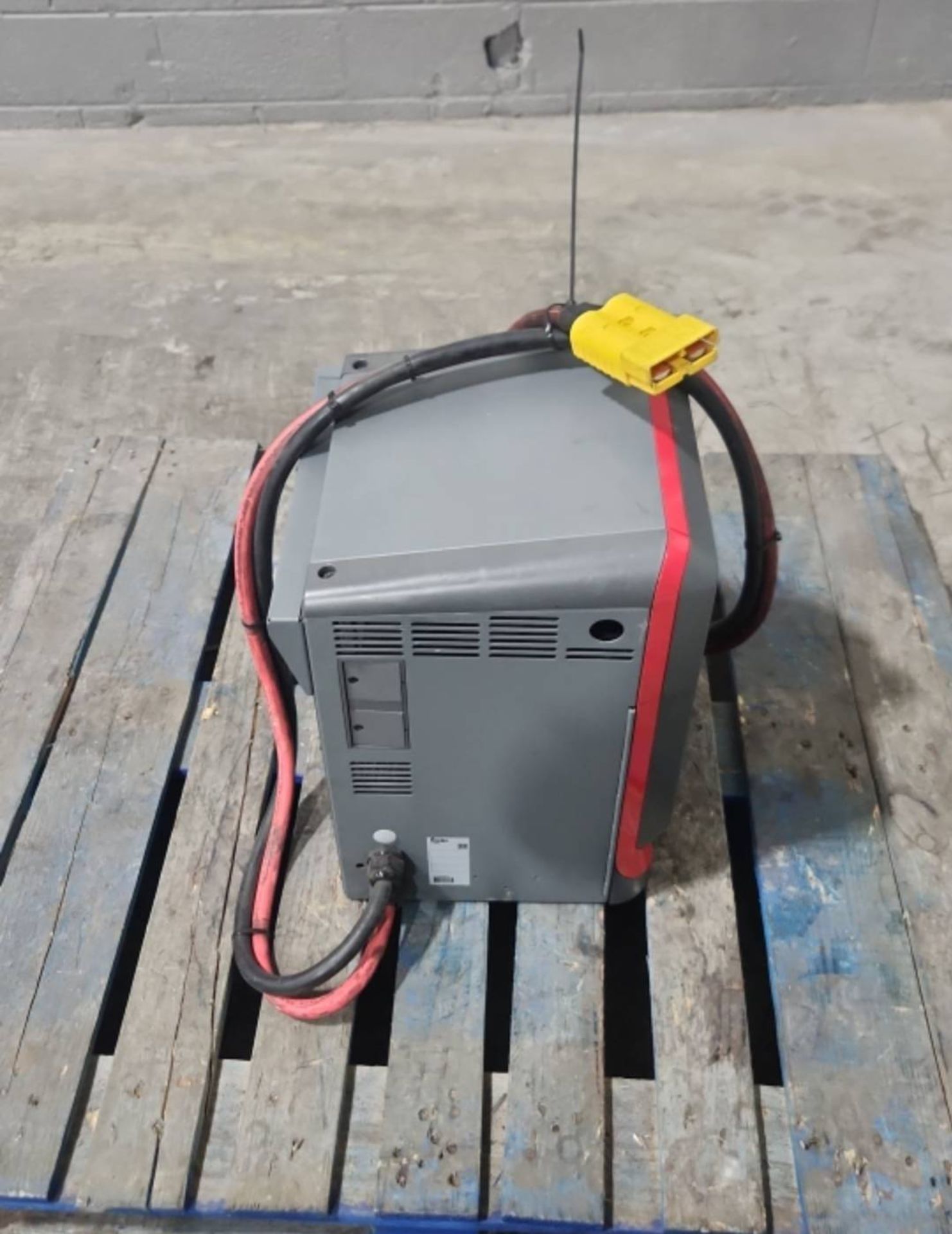 EnerSys Multi 24/36/48 Volt Electric Forklift Battery Charger. - Image 5 of 5