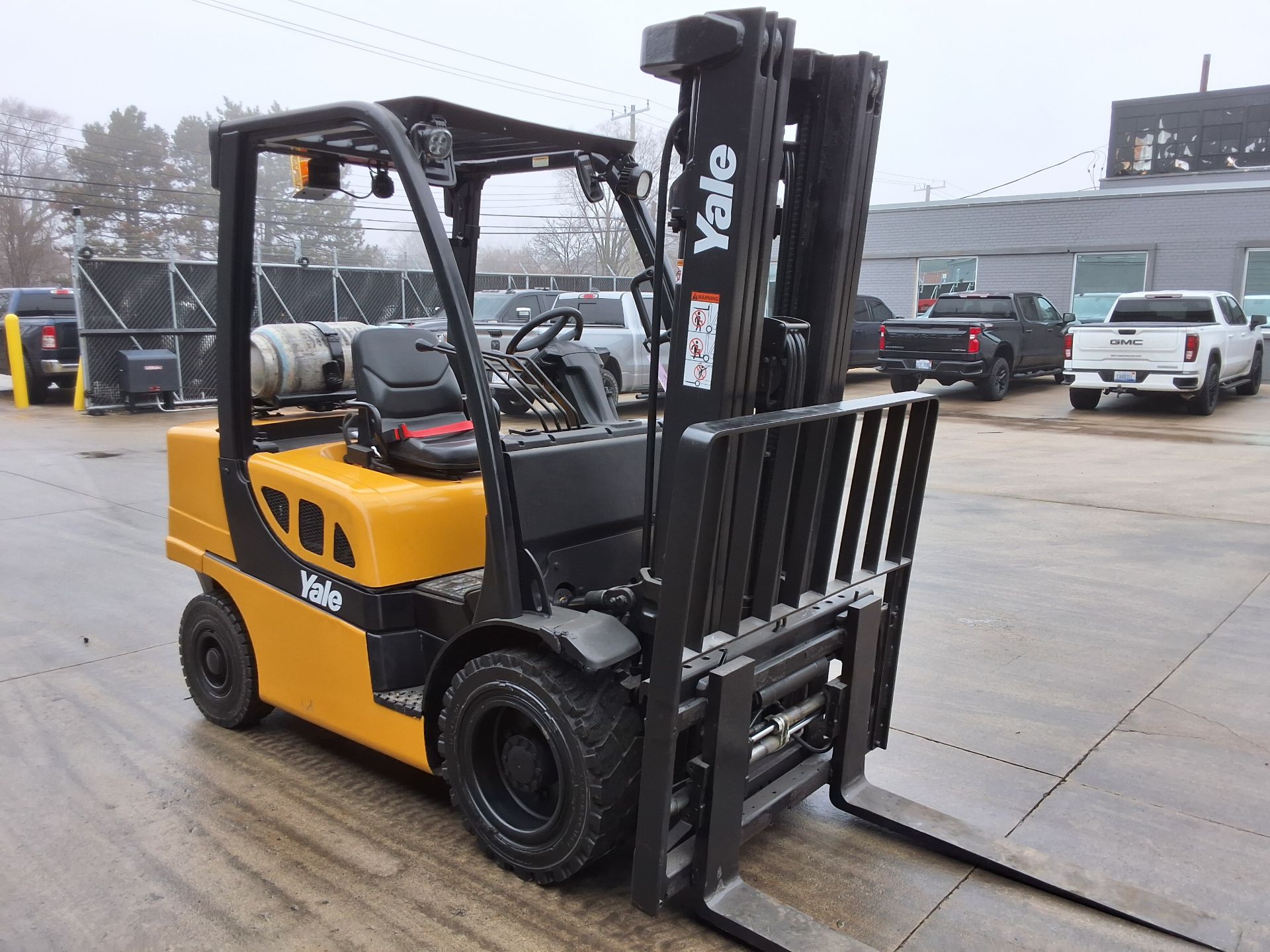 2016 Yale Model: GLP060, 6,000lb. capacity, Hours: 8,462 - Image 4 of 6